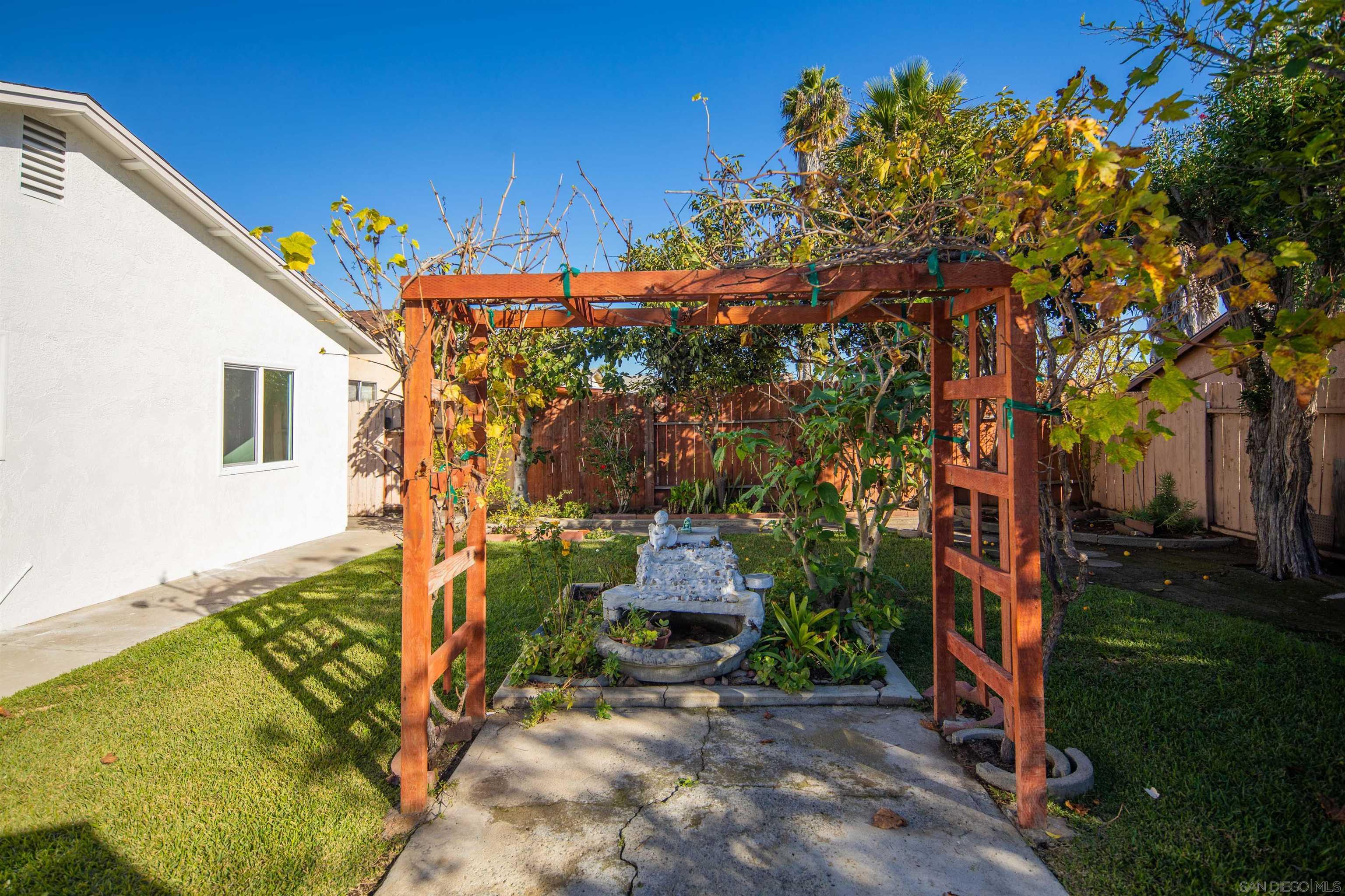 Detail Gallery Image 30 of 33 For 8715  Covina Cir, San Diego,  CA 92126 - 4 Beds | 2 Baths