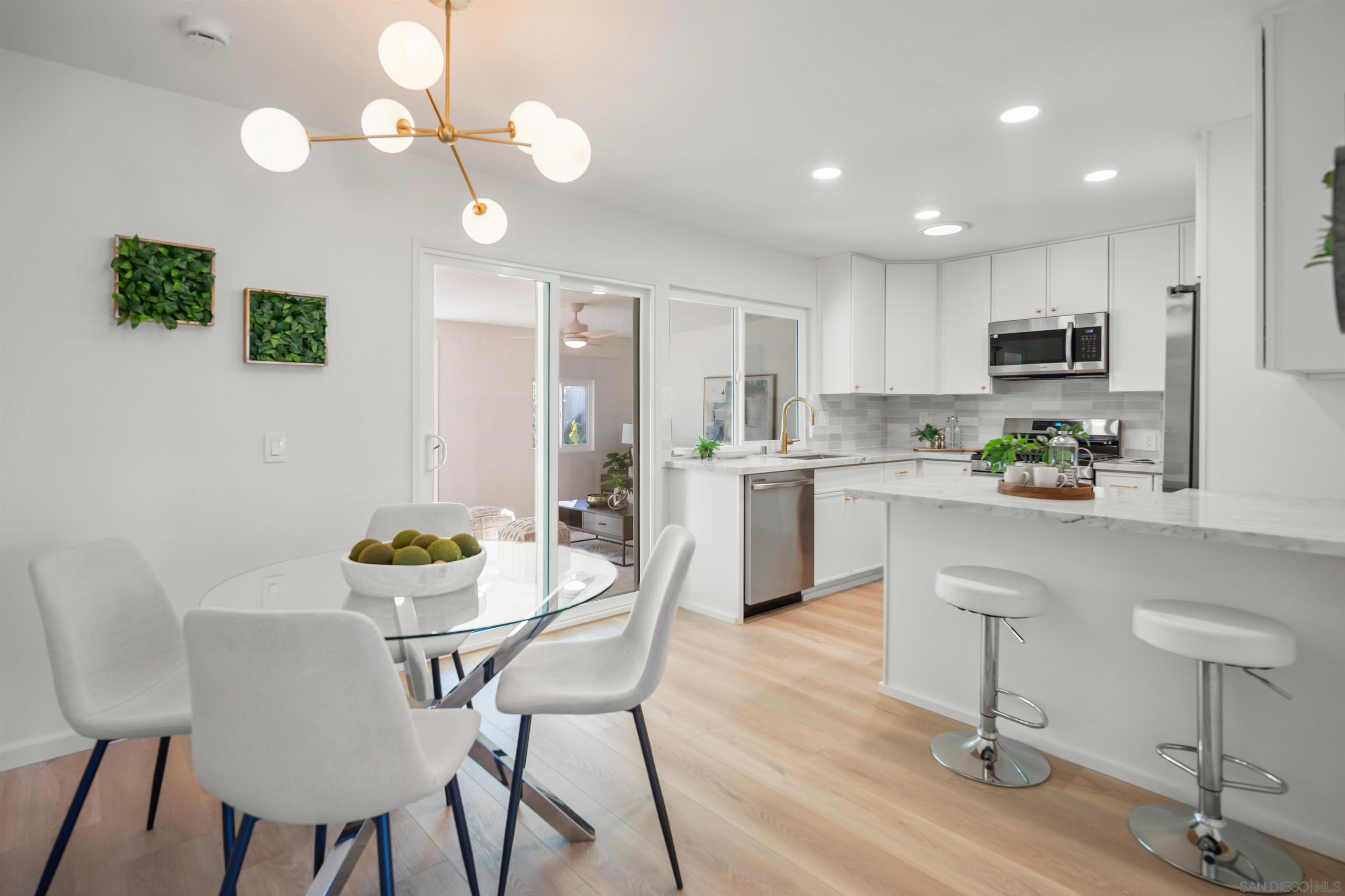 Detail Gallery Image 9 of 33 For 8715  Covina Cir, San Diego,  CA 92126 - 4 Beds | 2 Baths