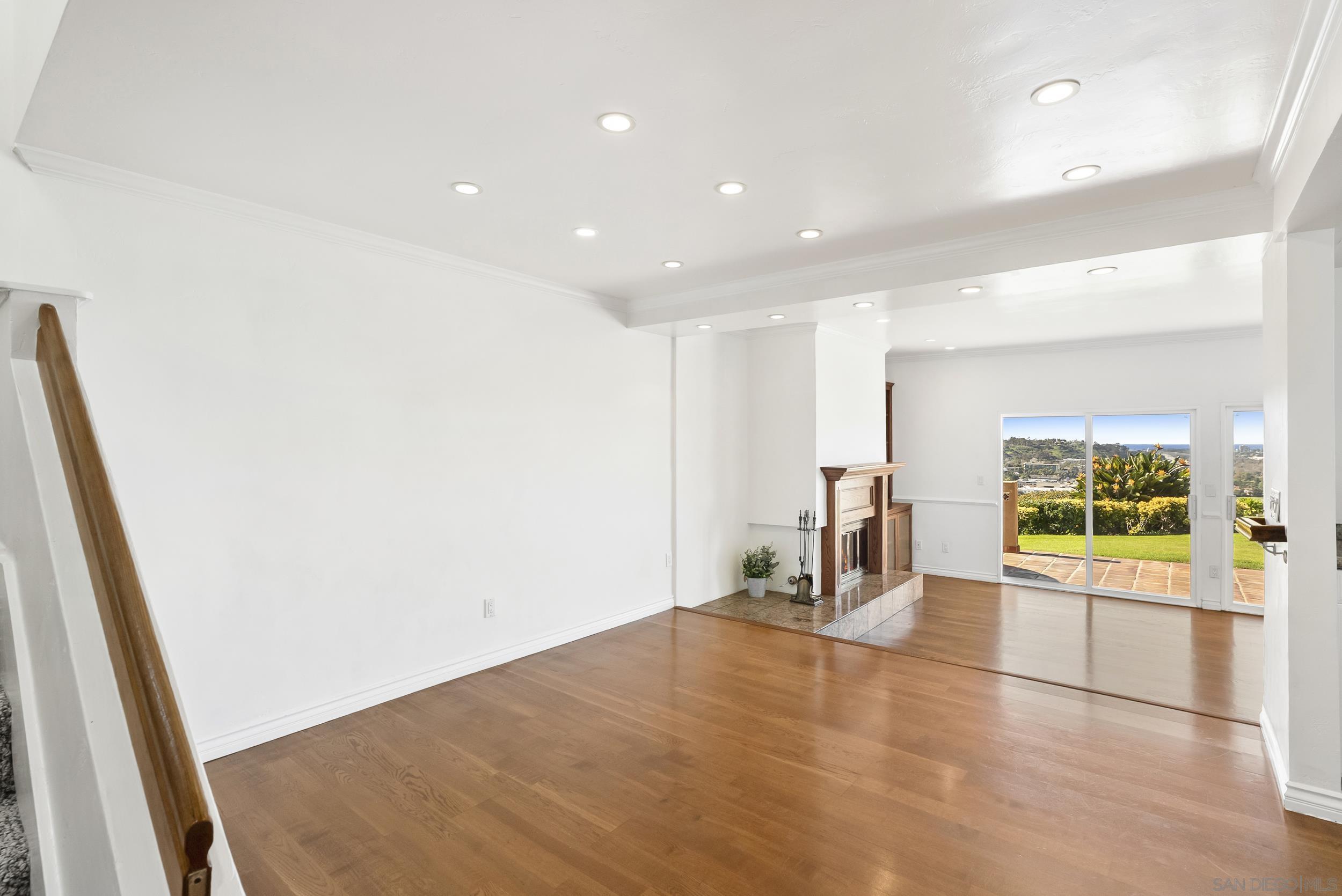 Detail Gallery Image 11 of 73 For 4460  Caminito Fuente, San Diego,  CA 92116 - 3 Beds | 2/1 Baths