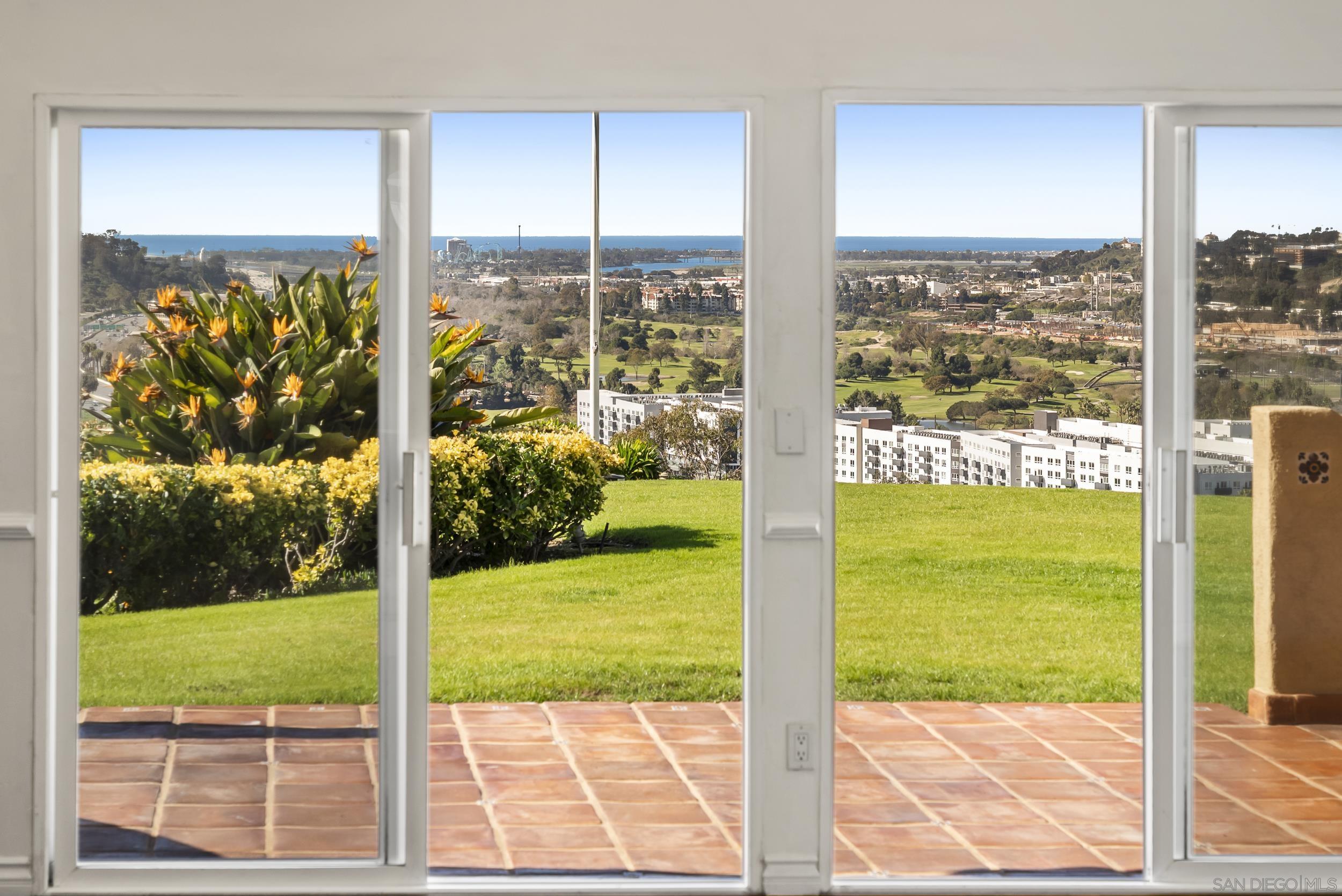 Detail Gallery Image 13 of 73 For 4460  Caminito Fuente, San Diego,  CA 92116 - 3 Beds | 2/1 Baths