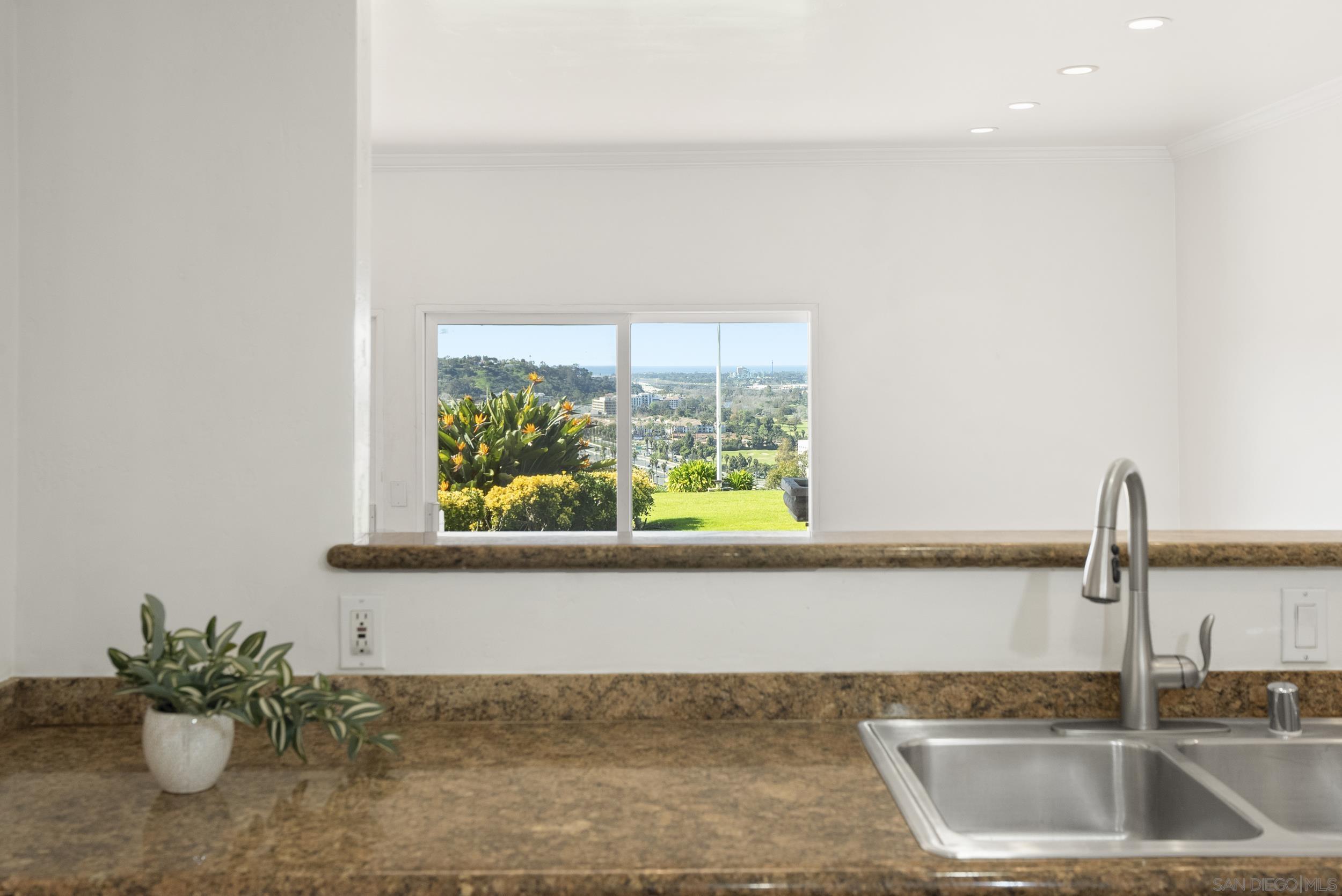 Detail Gallery Image 29 of 73 For 4460  Caminito Fuente, San Diego,  CA 92116 - 3 Beds | 2/1 Baths