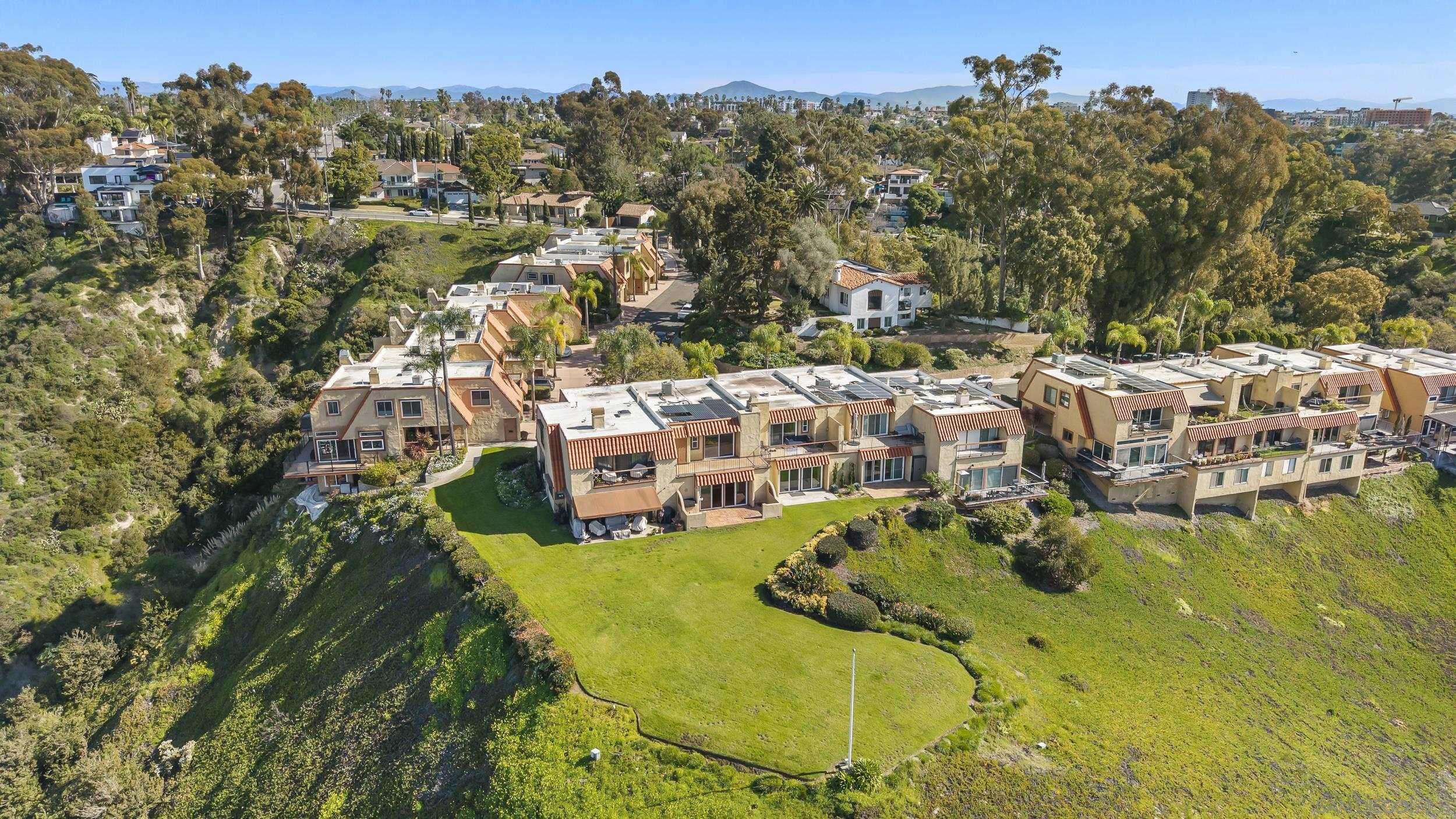 Detail Gallery Image 4 of 73 For 4460  Caminito Fuente, San Diego,  CA 92116 - 3 Beds | 2/1 Baths