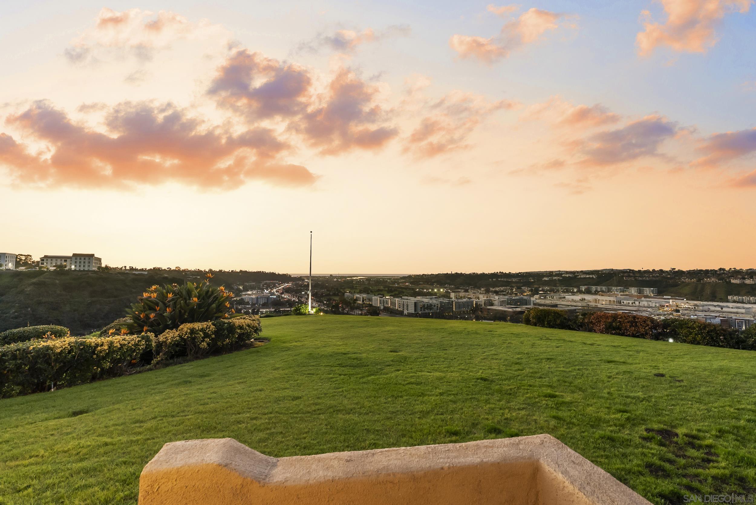 Detail Gallery Image 63 of 73 For 4460  Caminito Fuente, San Diego,  CA 92116 - 3 Beds | 2/1 Baths