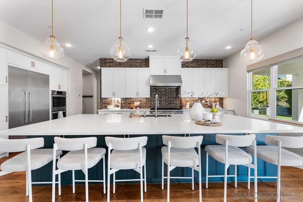 Detail Gallery Image 11 of 75 For 5330  Sweetwater Trl, San Diego,  CA 92130 - 6 Beds | 5/1 Baths