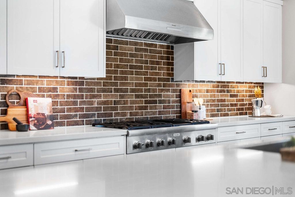 Detail Gallery Image 13 of 75 For 5330  Sweetwater Trl, San Diego,  CA 92130 - 6 Beds | 5/1 Baths