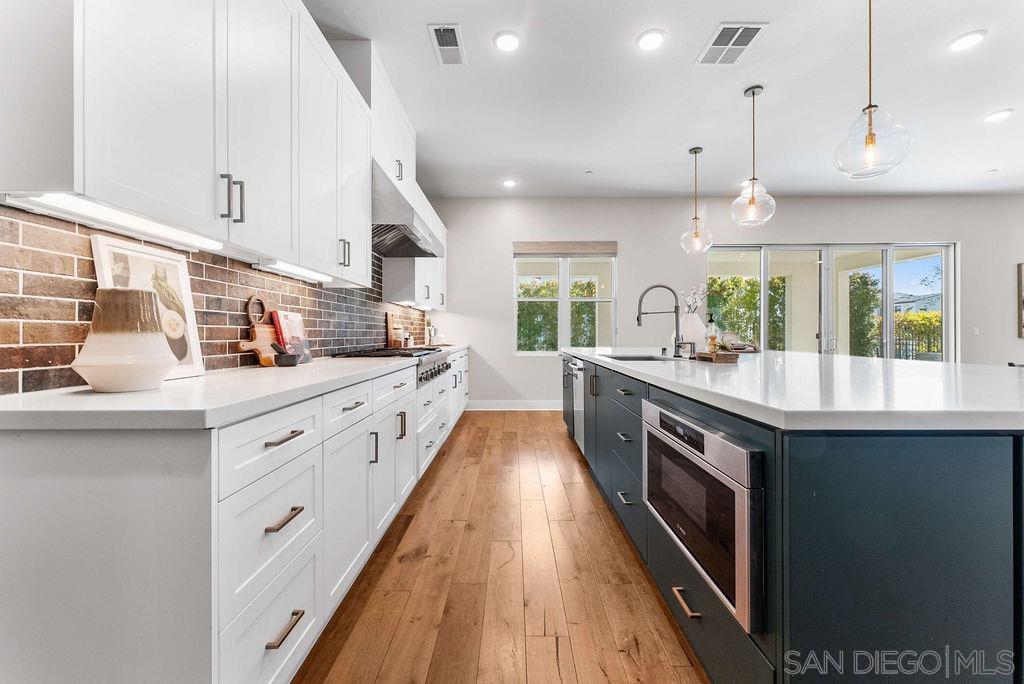 Detail Gallery Image 16 of 75 For 5330  Sweetwater Trl, San Diego,  CA 92130 - 6 Beds | 5/1 Baths