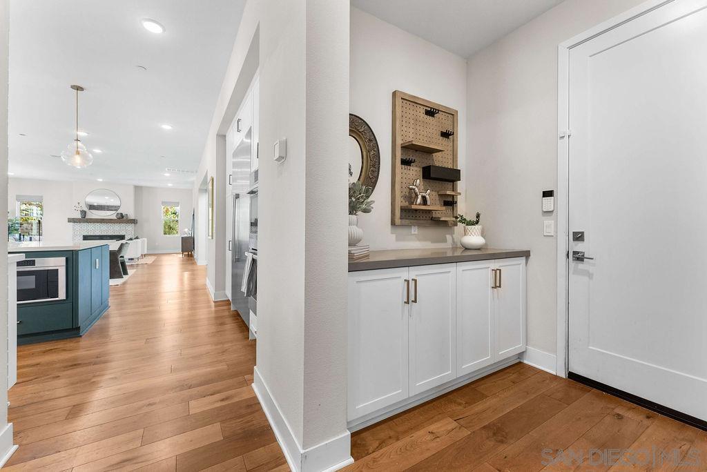 Detail Gallery Image 21 of 75 For 5330  Sweetwater Trl, San Diego,  CA 92130 - 6 Beds | 5/1 Baths