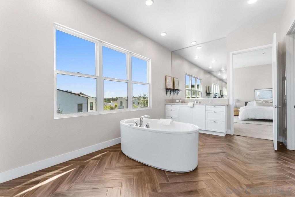 Detail Gallery Image 29 of 75 For 5330  Sweetwater Trl, San Diego,  CA 92130 - 6 Beds | 5/1 Baths