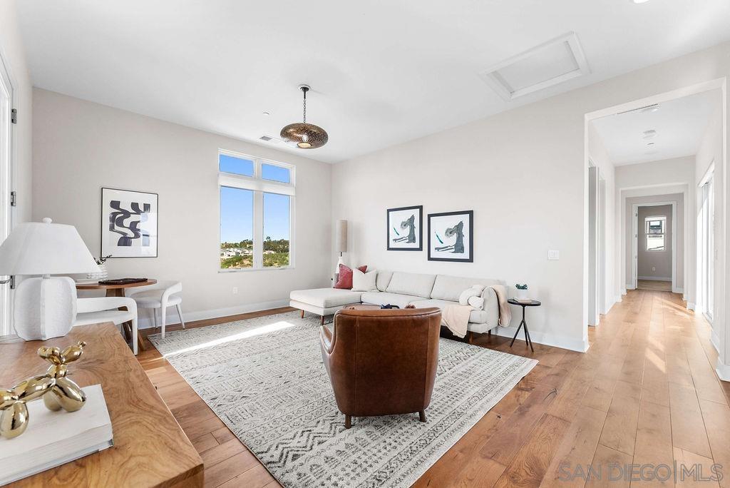 Detail Gallery Image 35 of 75 For 5330  Sweetwater Trl, San Diego,  CA 92130 - 6 Beds | 5/1 Baths