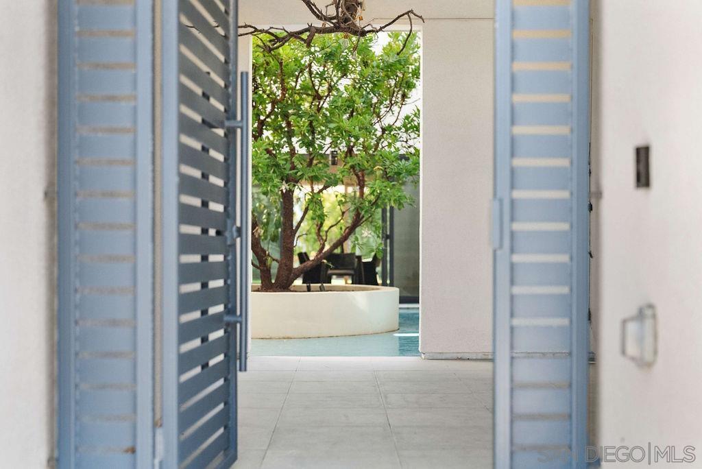 Detail Gallery Image 5 of 75 For 5330  Sweetwater Trl, San Diego,  CA 92130 - 6 Beds | 5/1 Baths