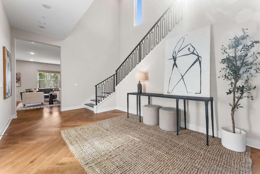 Detail Gallery Image 8 of 75 For 5330  Sweetwater Trl, San Diego,  CA 92130 - 6 Beds | 5/1 Baths