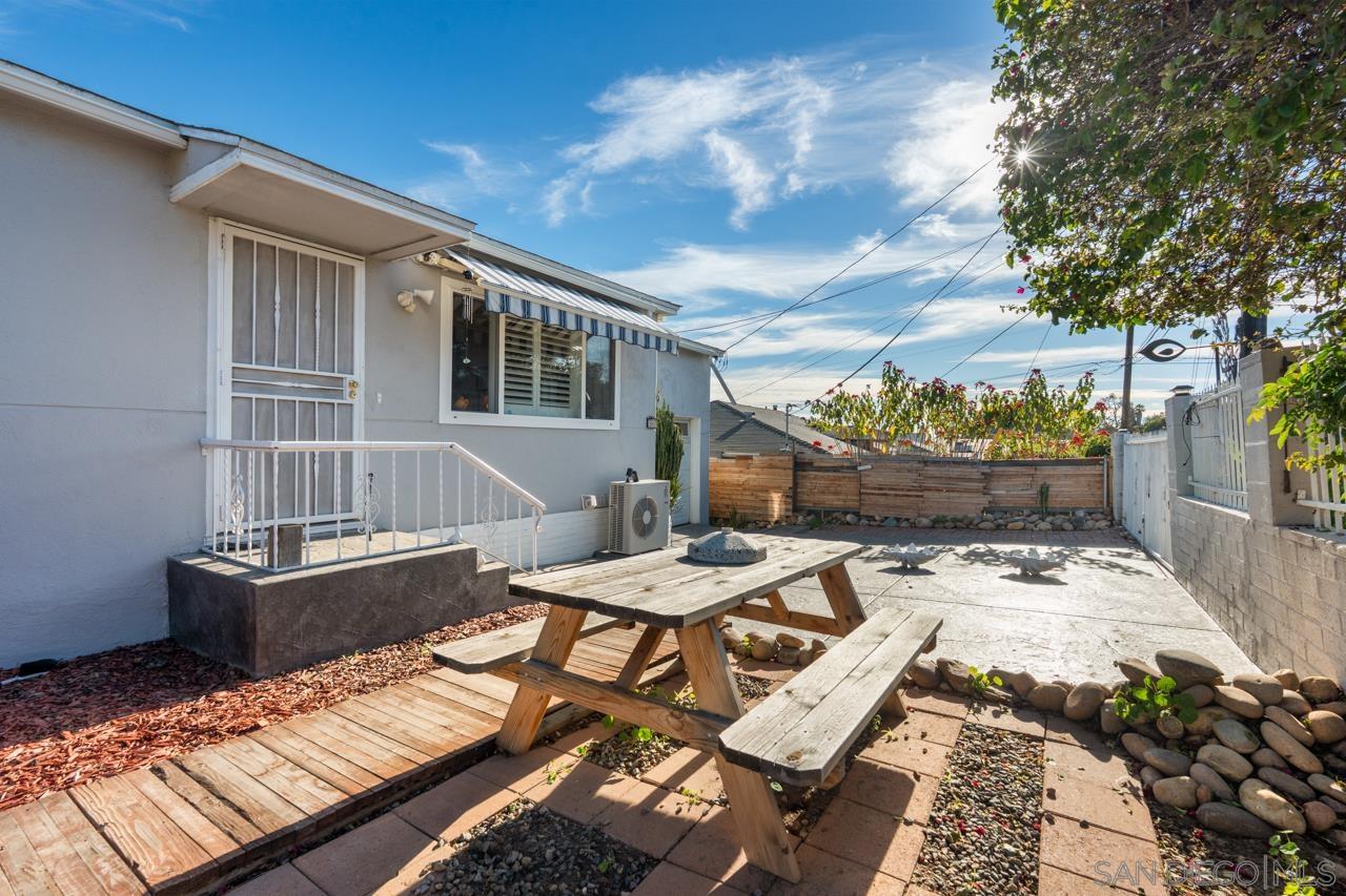 Detail Gallery Image 11 of 54 For 2017  El Prado Ave, Lemon Grove,  CA 91945 - 3 Beds | 2 Baths