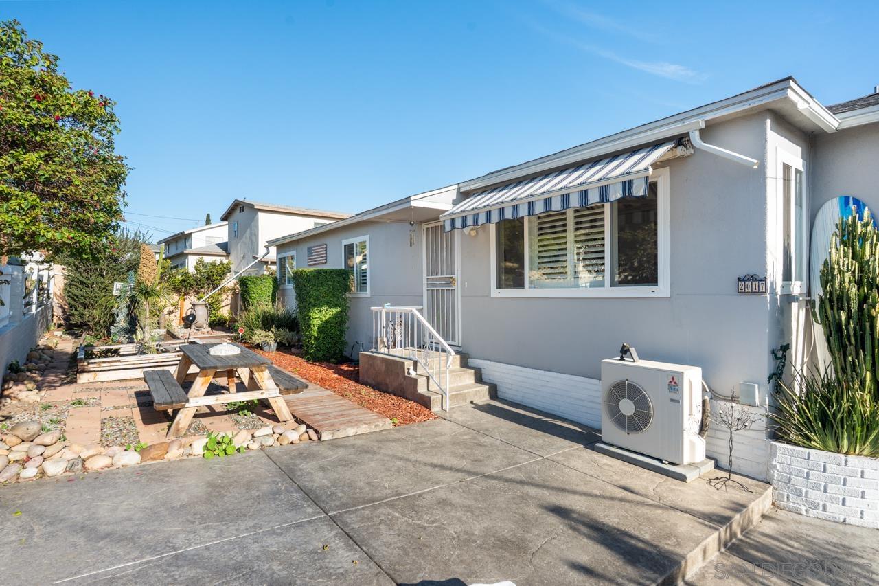 Detail Gallery Image 7 of 54 For 2017  El Prado Ave, Lemon Grove,  CA 91945 - 3 Beds | 2 Baths