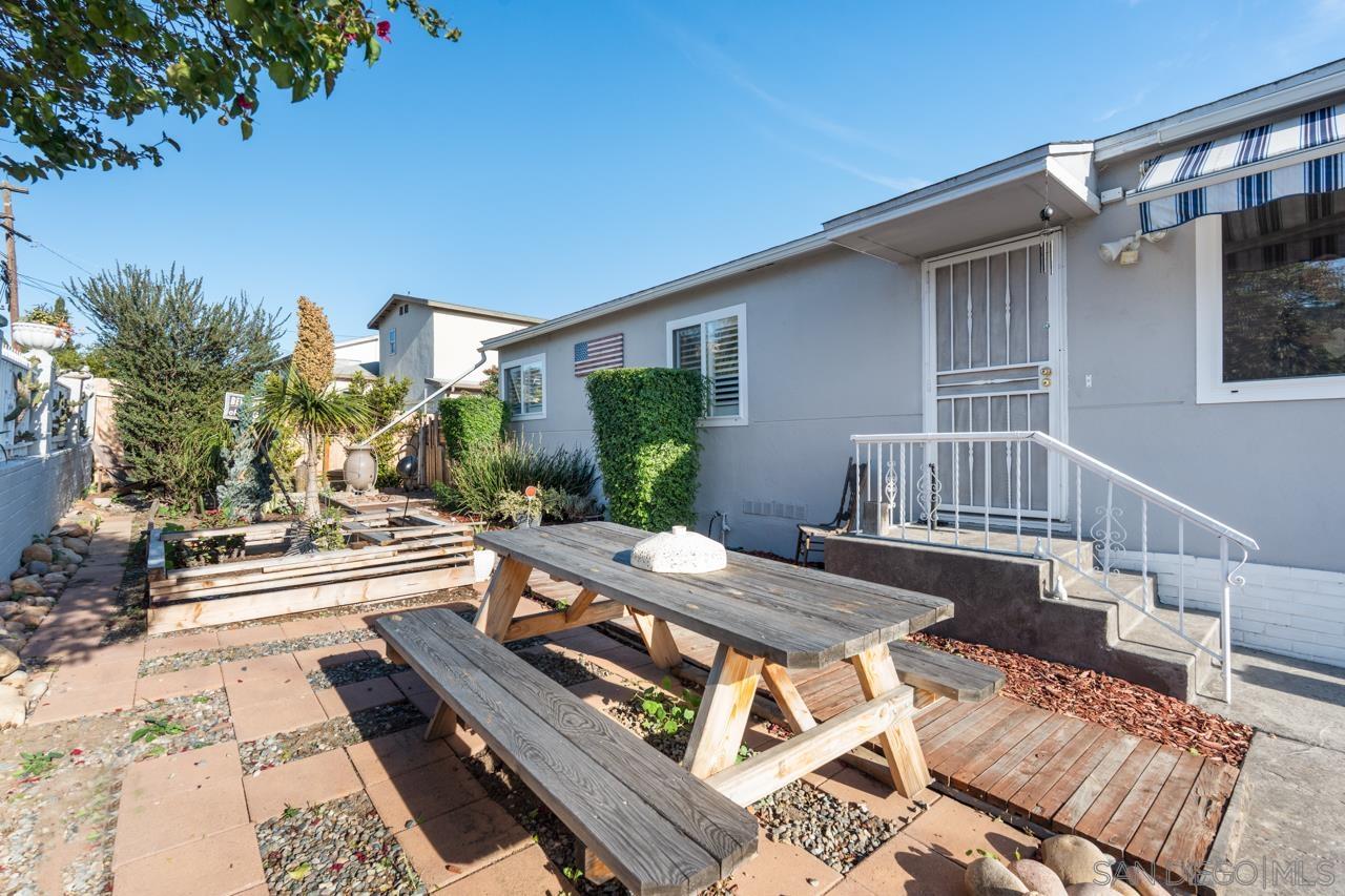 Detail Gallery Image 9 of 54 For 2017  El Prado Ave, Lemon Grove,  CA 91945 - 3 Beds | 2 Baths