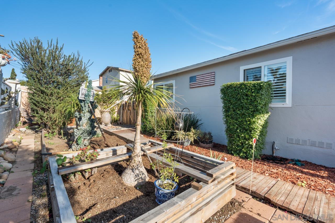 Detail Gallery Image 10 of 54 For 2017  El Prado Ave, Lemon Grove,  CA 91945 - 3 Beds | 2 Baths