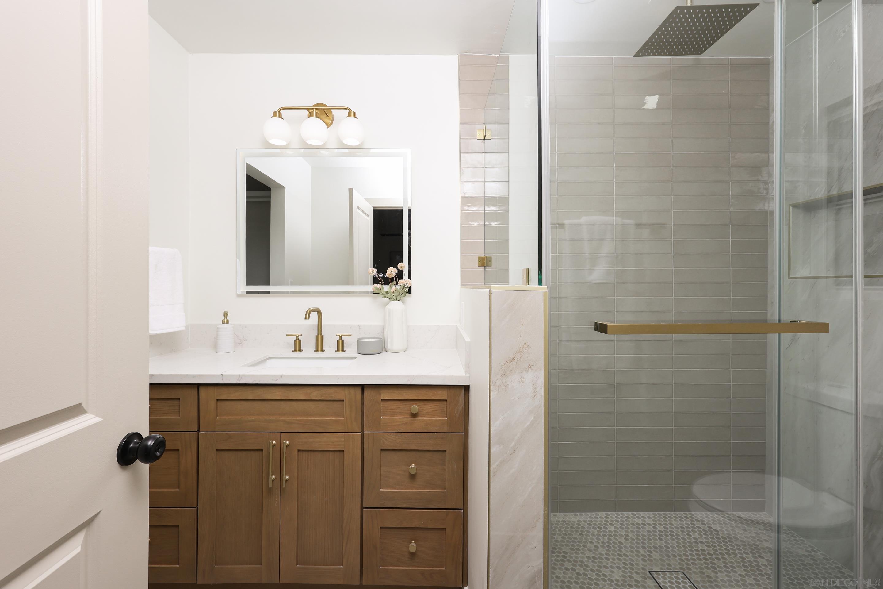 Detail Gallery Image 5 of 42 For 3619  Oxford St, Carlsbad,  CA 92010 - 3 Beds | 2 Baths