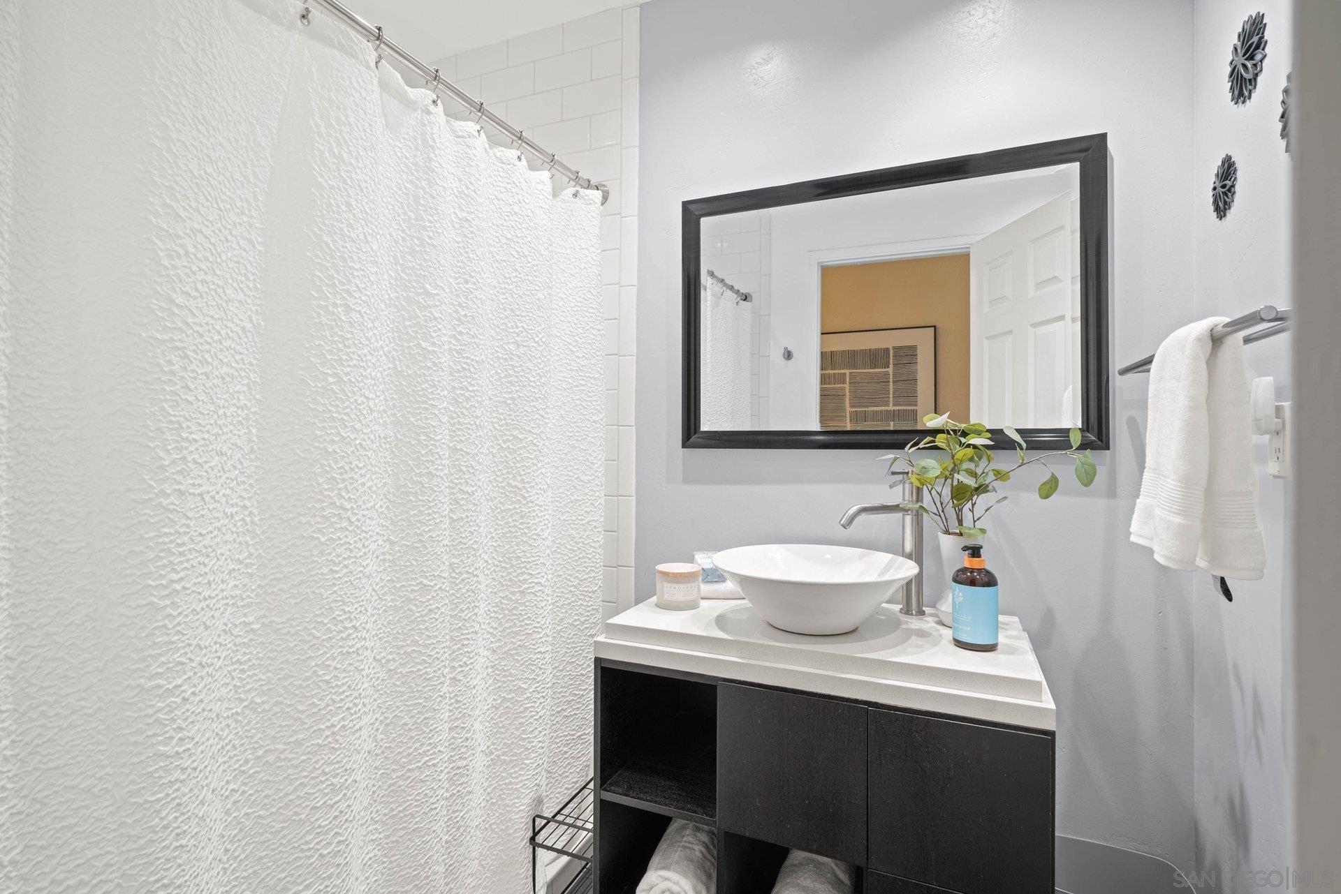 Detail Gallery Image 15 of 28 For 15770  Oak Valley Road, Ramona,  CA 92065 - 4 Beds | 2 Baths