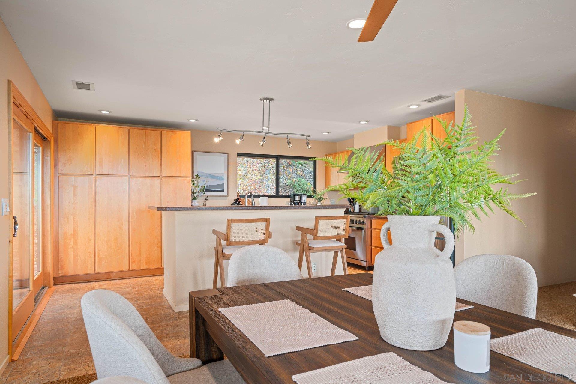 Detail Gallery Image 7 of 28 For 15770  Oak Valley Road, Ramona,  CA 92065 - 4 Beds | 2 Baths