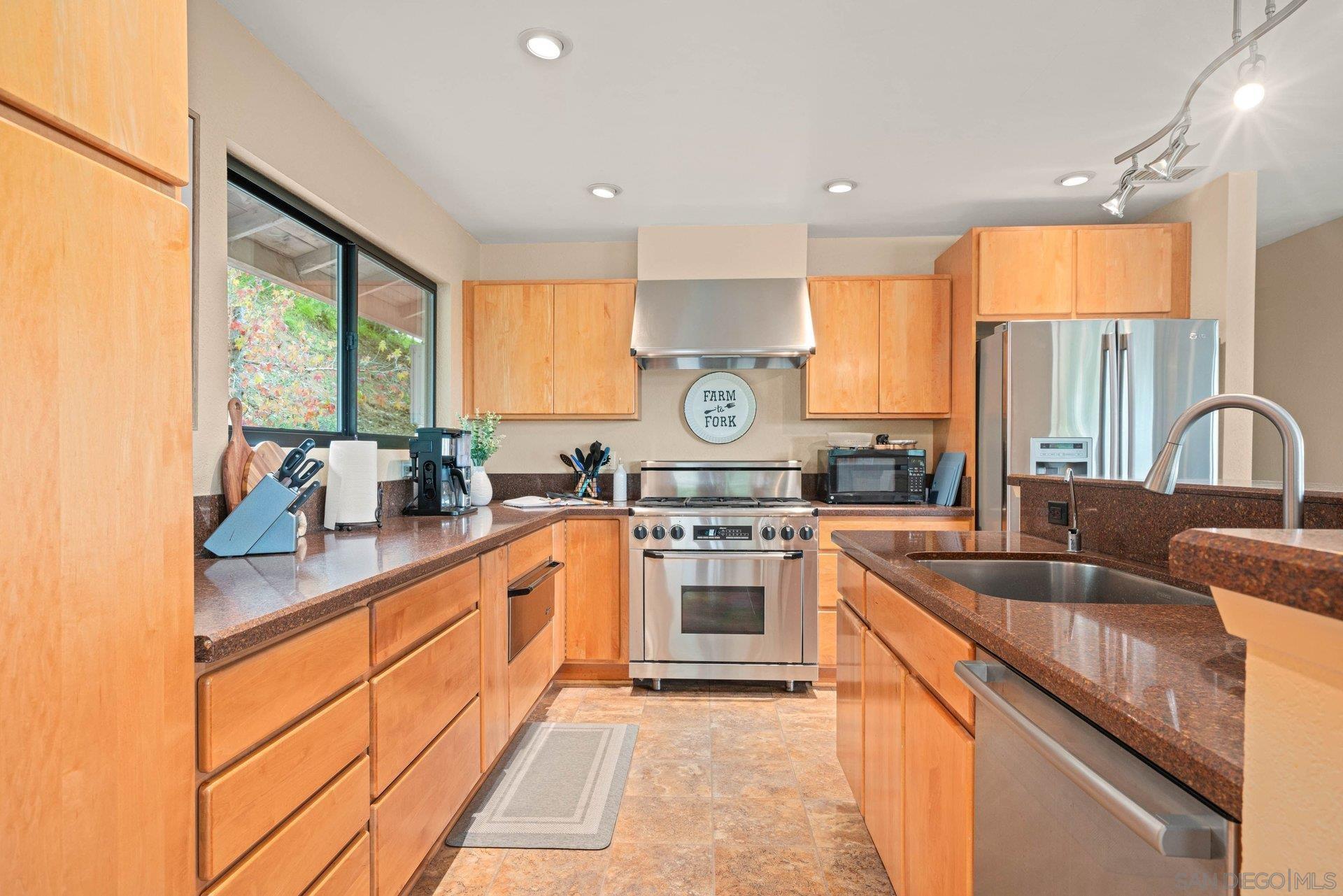 Detail Gallery Image 8 of 28 For 15770  Oak Valley Road, Ramona,  CA 92065 - 4 Beds | 2 Baths