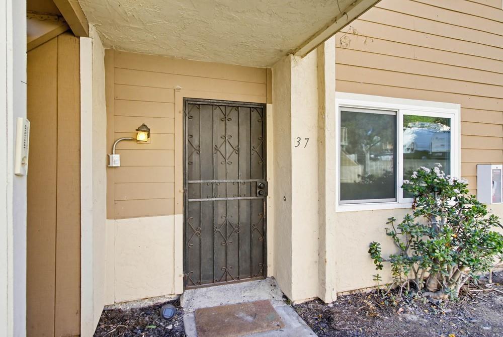 Detail Gallery Image 4 of 27 For 637  R Ave  #37,  National City,  CA 91950 - 2 Beds | 2 Baths