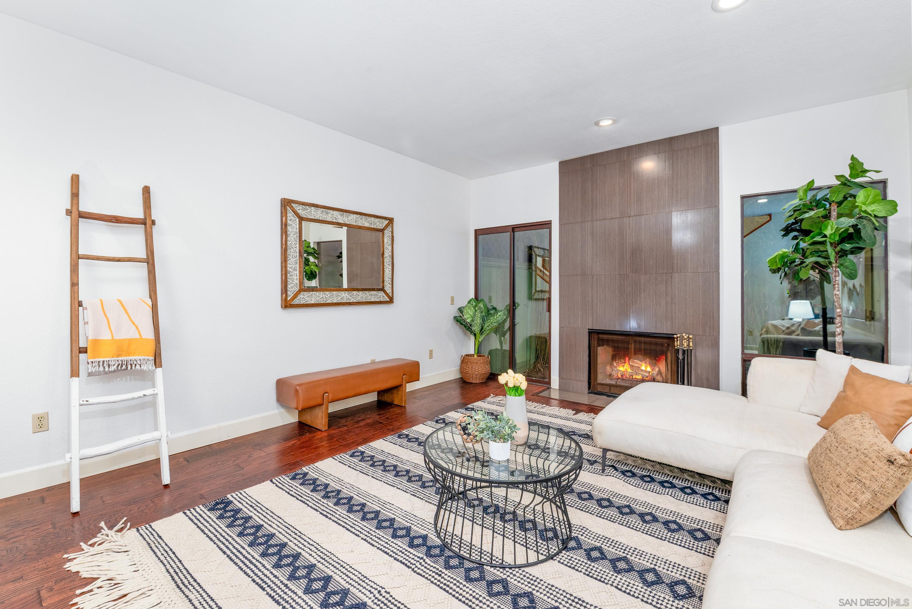 Detail Gallery Image 11 of 40 For 1027  Essex St  #B,  San Diego,  CA 92103 - 2 Beds | 2/1 Baths