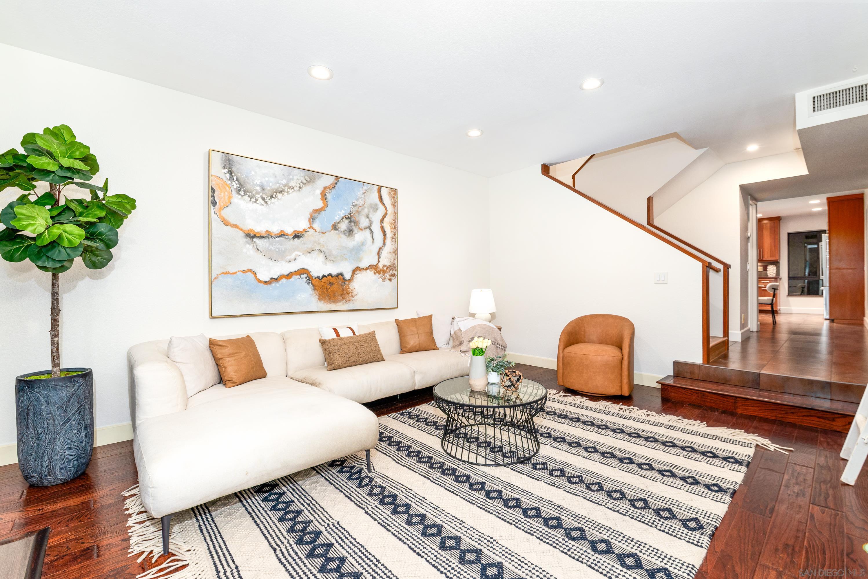 Detail Gallery Image 13 of 40 For 1027  Essex St  #B,  San Diego,  CA 92103 - 2 Beds | 2/1 Baths