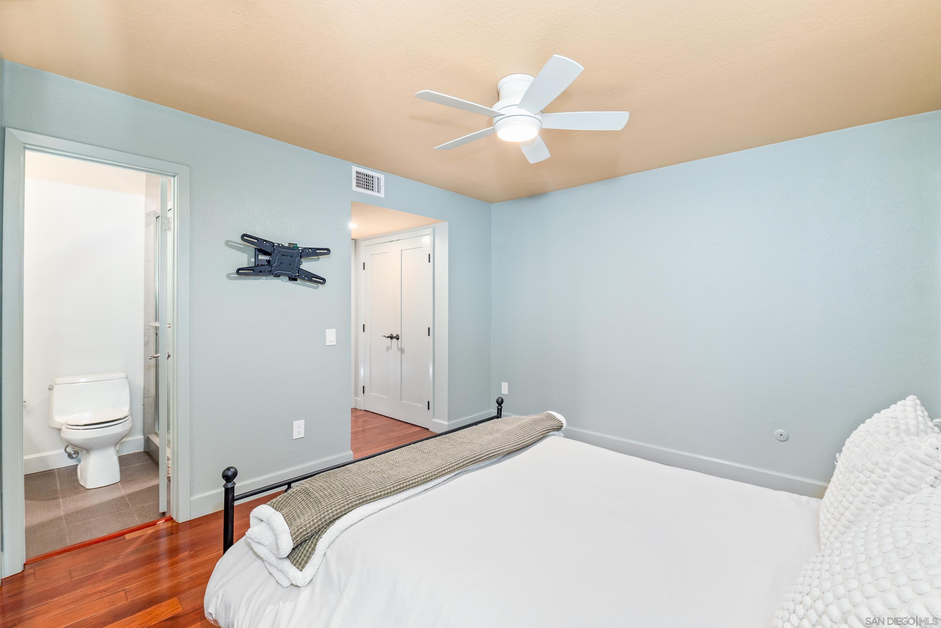 Detail Gallery Image 19 of 40 For 1027  Essex St  #B,  San Diego,  CA 92103 - 2 Beds | 2/1 Baths
