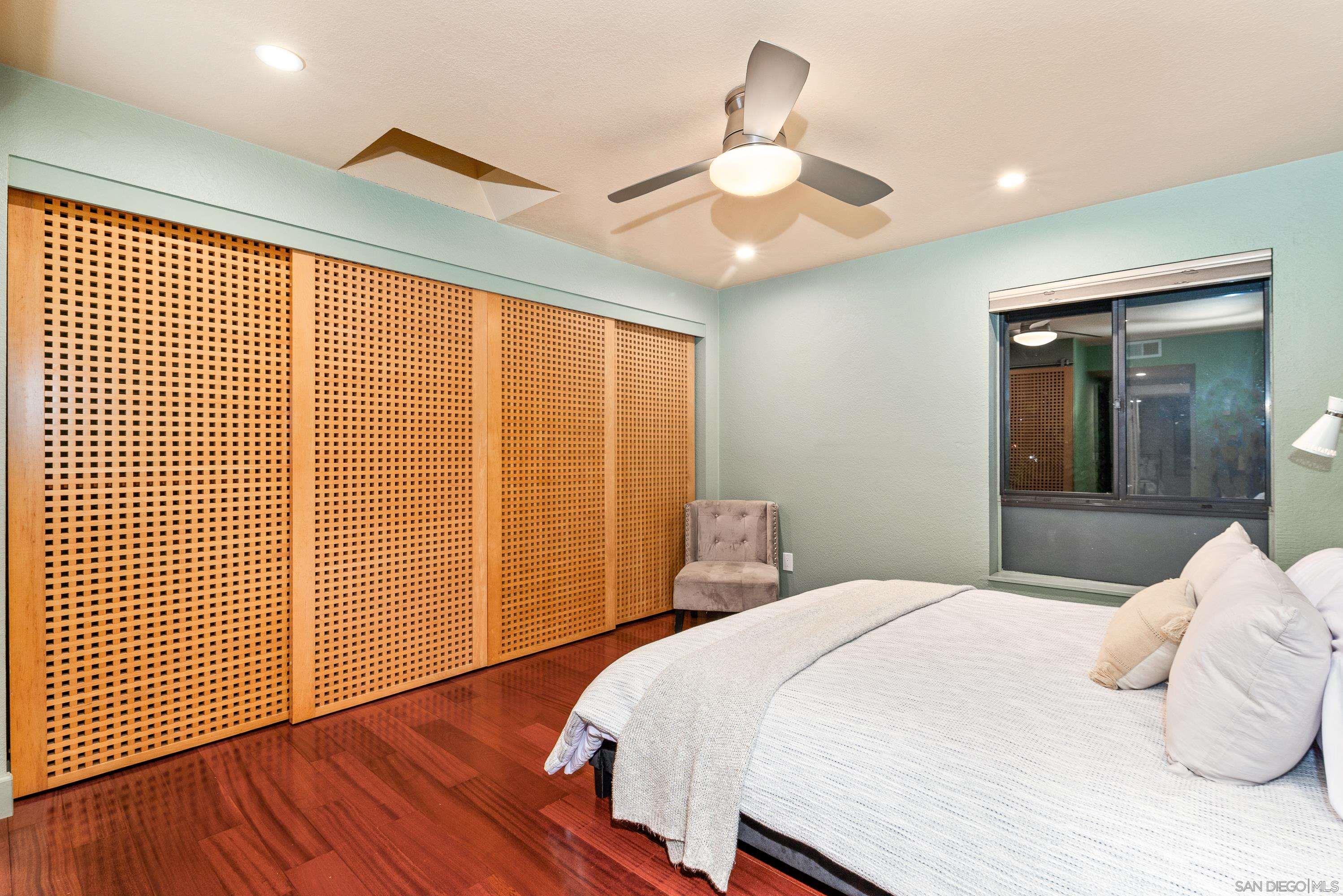 Detail Gallery Image 4 of 40 For 1027  Essex St  #B,  San Diego,  CA 92103 - 2 Beds | 2/1 Baths