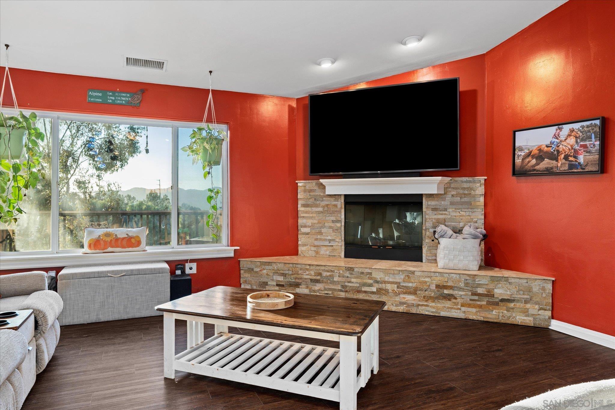 Detail Gallery Image 13 of 66 For 1714  Foss Rd, Alpine,  CA 91901 - 3 Beds | 2/1 Baths