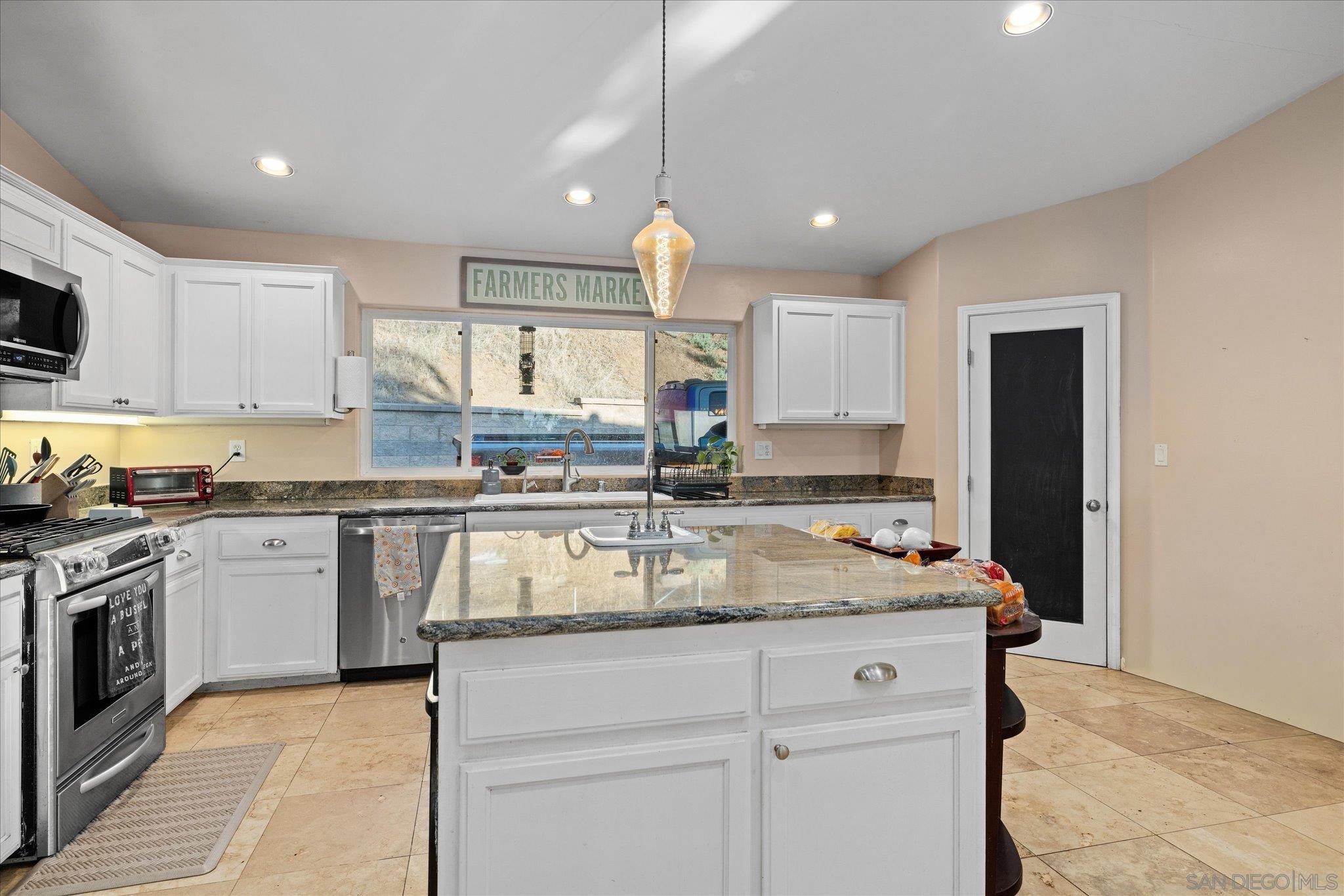 Detail Gallery Image 21 of 66 For 1714  Foss Rd, Alpine,  CA 91901 - 3 Beds | 2/1 Baths