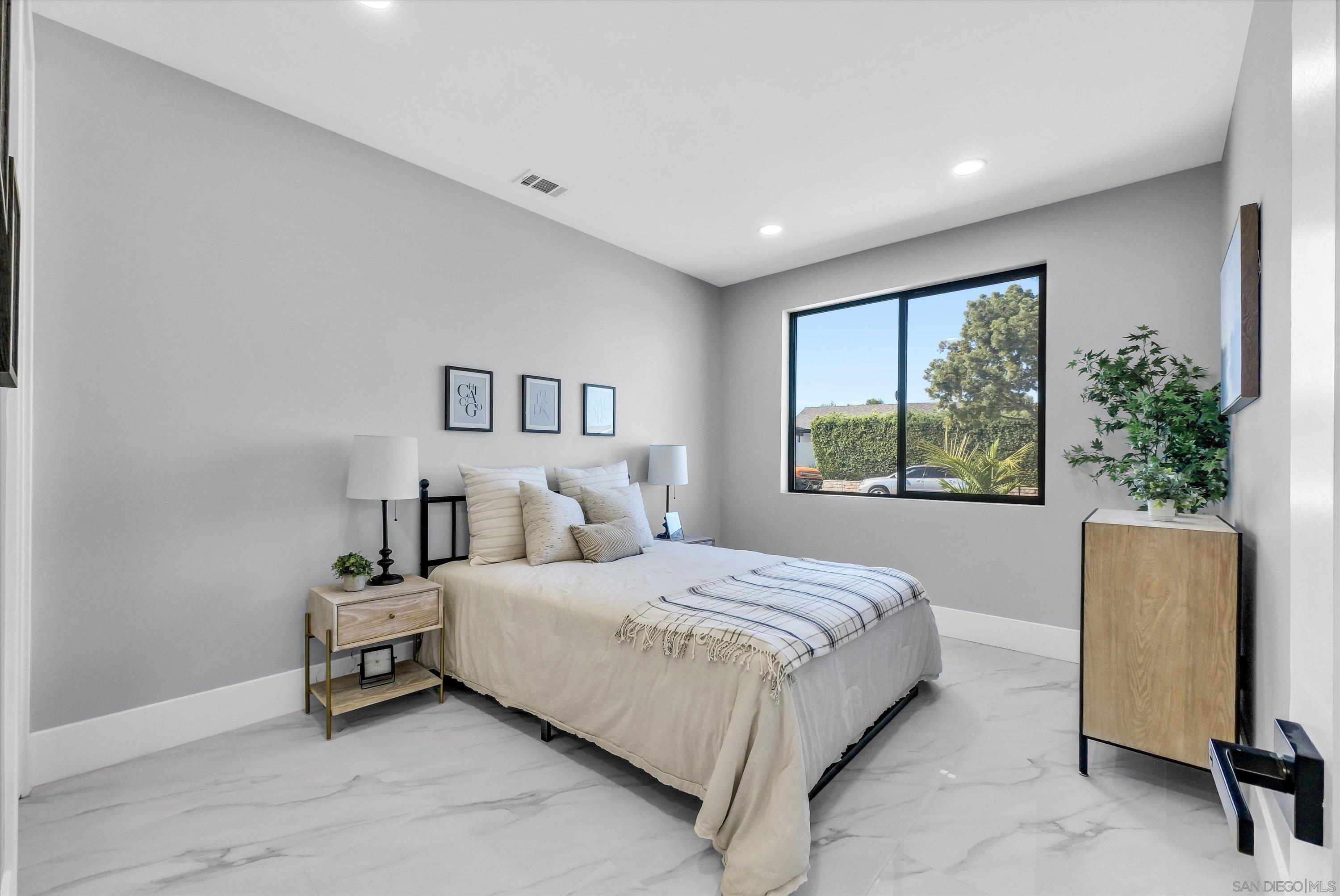 Detail Gallery Image 15 of 37 For 18802  Saginaw Dr, Irvine,  CA 92603 - 4 Beds | 4/1 Baths