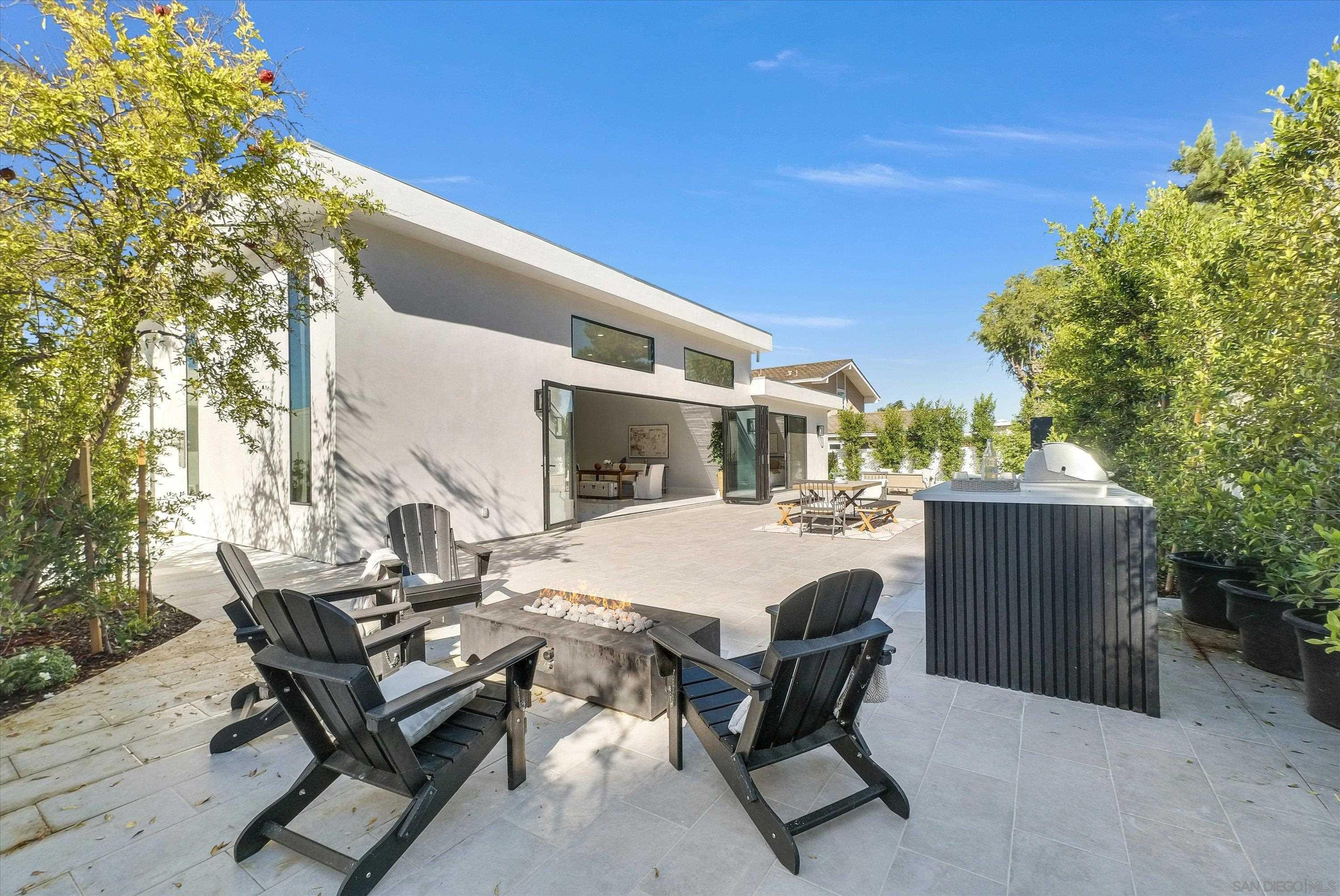 Detail Gallery Image 26 of 37 For 18802  Saginaw Dr, Irvine,  CA 92603 - 4 Beds | 4/1 Baths