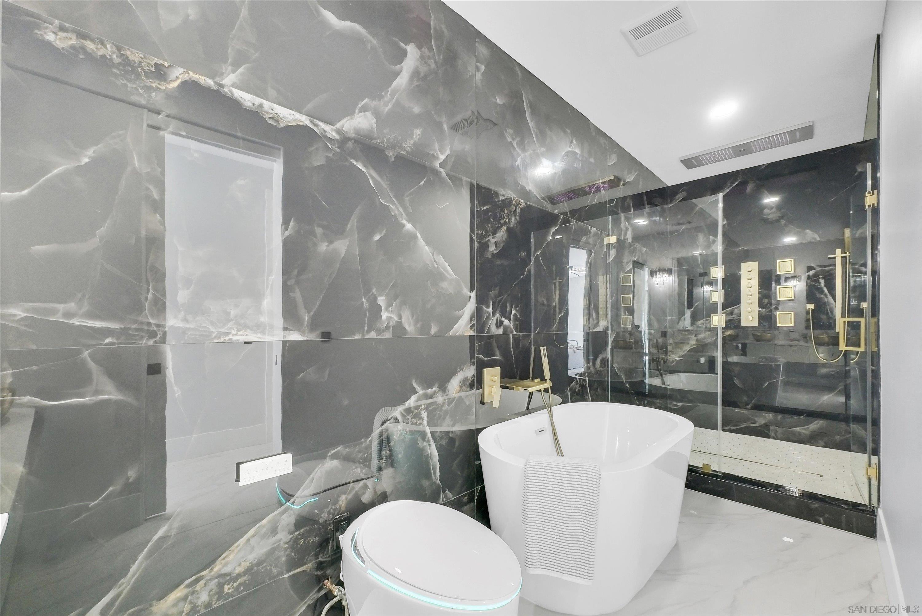 Detail Gallery Image 9 of 37 For 18802  Saginaw Dr, Irvine,  CA 92603 - 4 Beds | 4/1 Baths