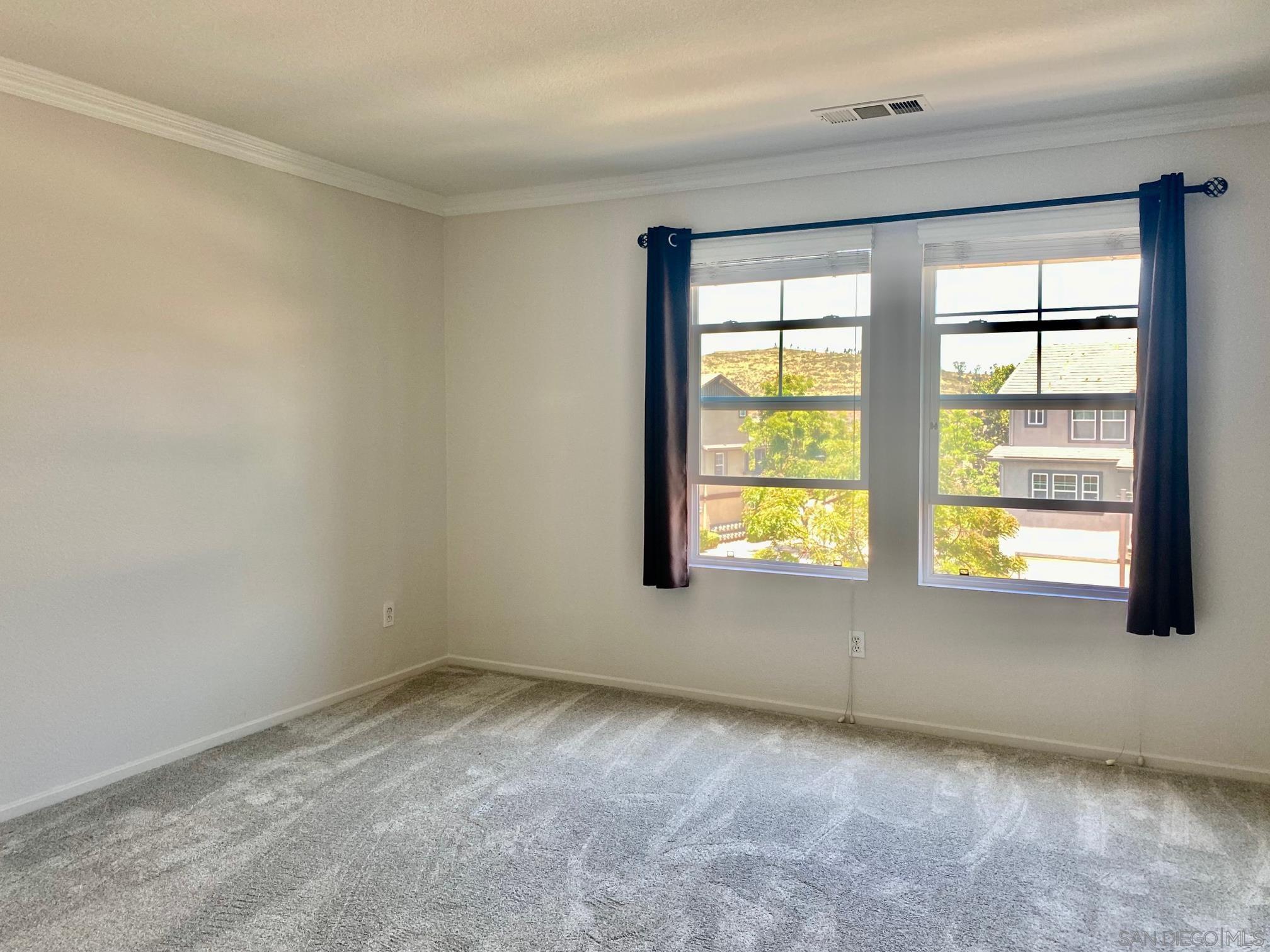 Detail Gallery Image 12 of 17 For 16915  Hutchins Lndg  #57,  San Diego,  CA 92127 - 3 Beds | 3/1 Baths