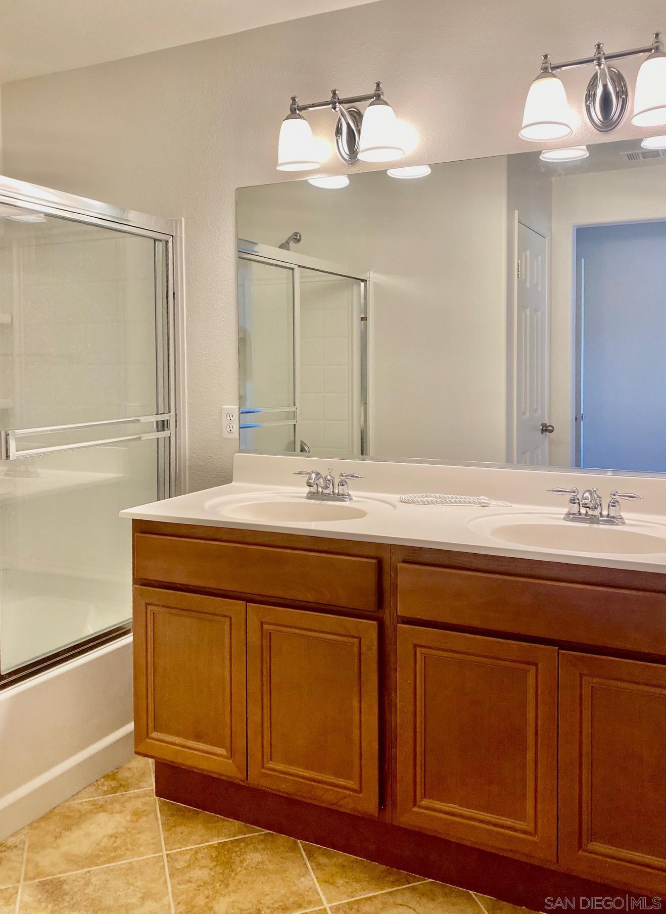 Detail Gallery Image 13 of 17 For 16915  Hutchins Lndg  #57,  San Diego,  CA 92127 - 3 Beds | 3/1 Baths