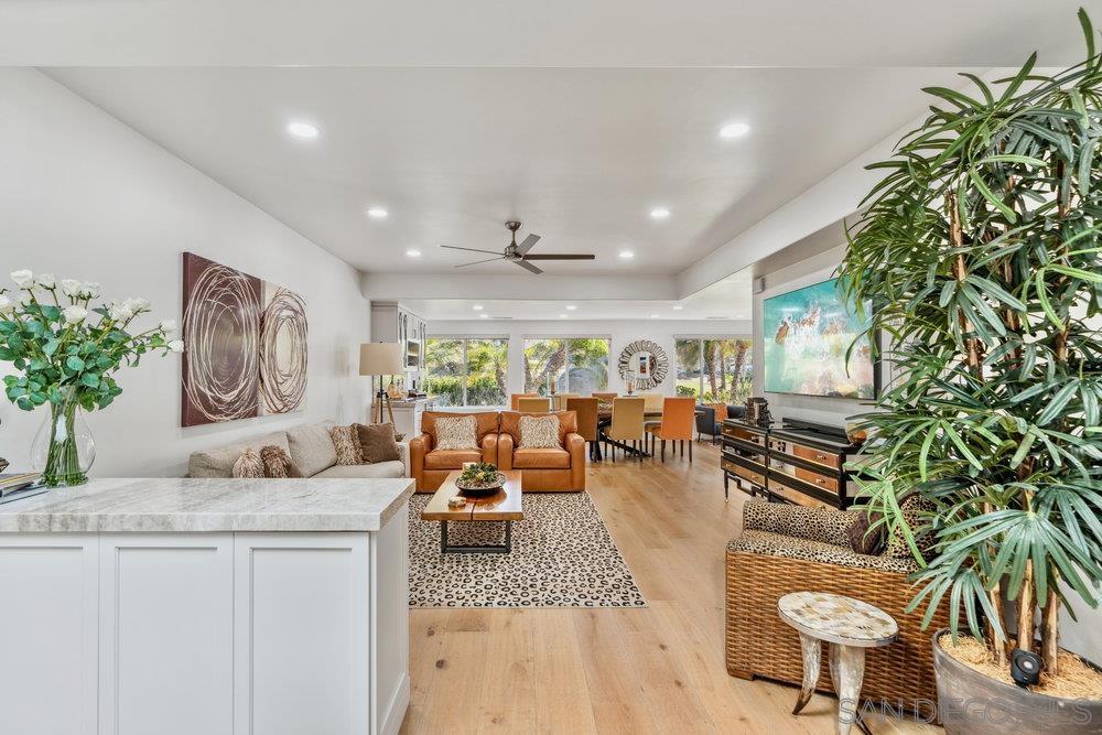 Detail Gallery Image 3 of 22 For 12385  Conquistador Way, San Diego,  CA 92128 - 3 Beds | 2 Baths