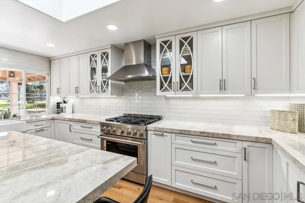 Detail Gallery Image 6 of 22 For 12385  Conquistador Way, San Diego,  CA 92128 - 3 Beds | 2 Baths