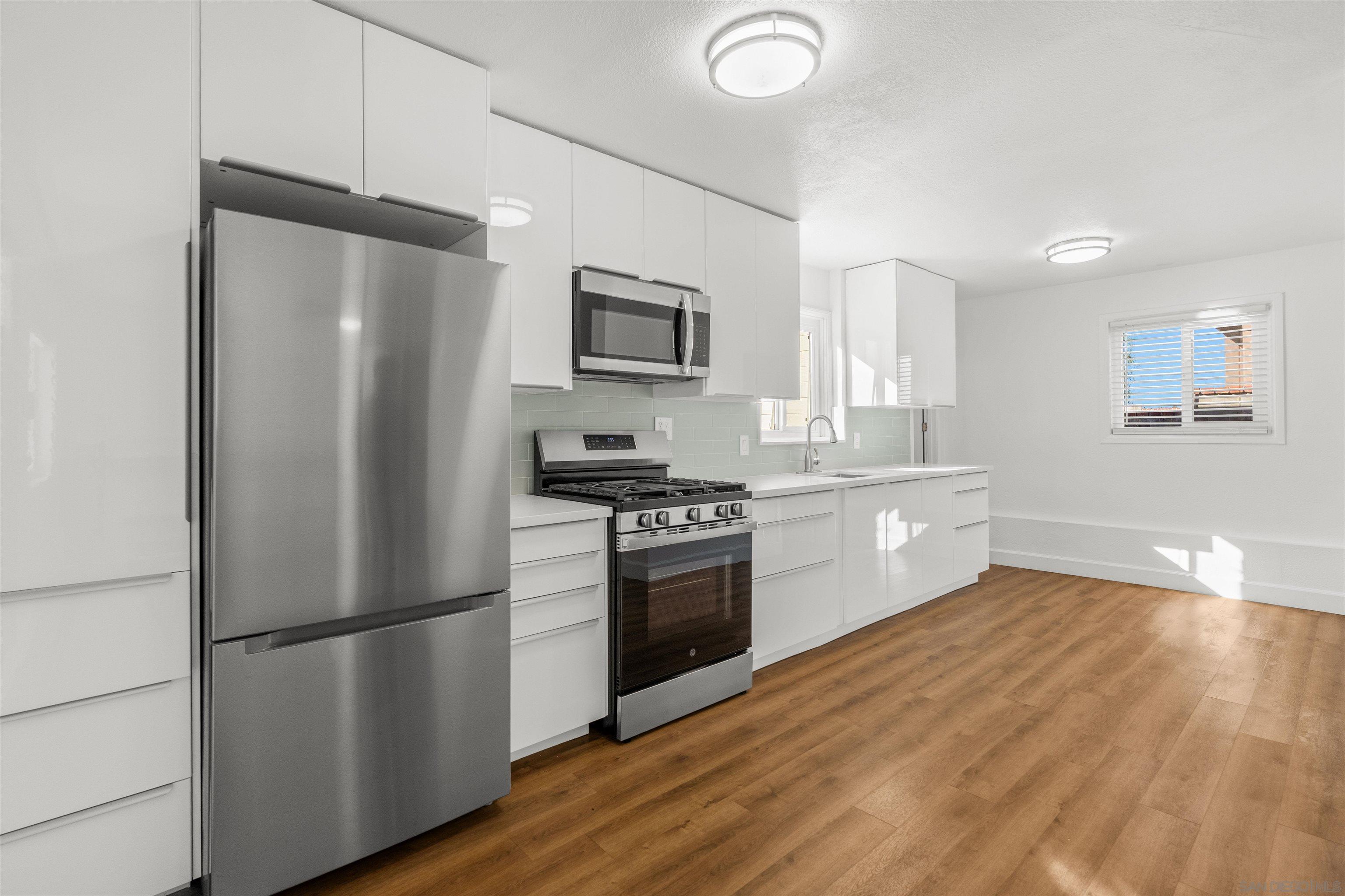 Detail Gallery Image 2 of 21 For 324  Willie James Jones Ave, San Diego,  CA 92102 - 3 Beds | 1 Baths