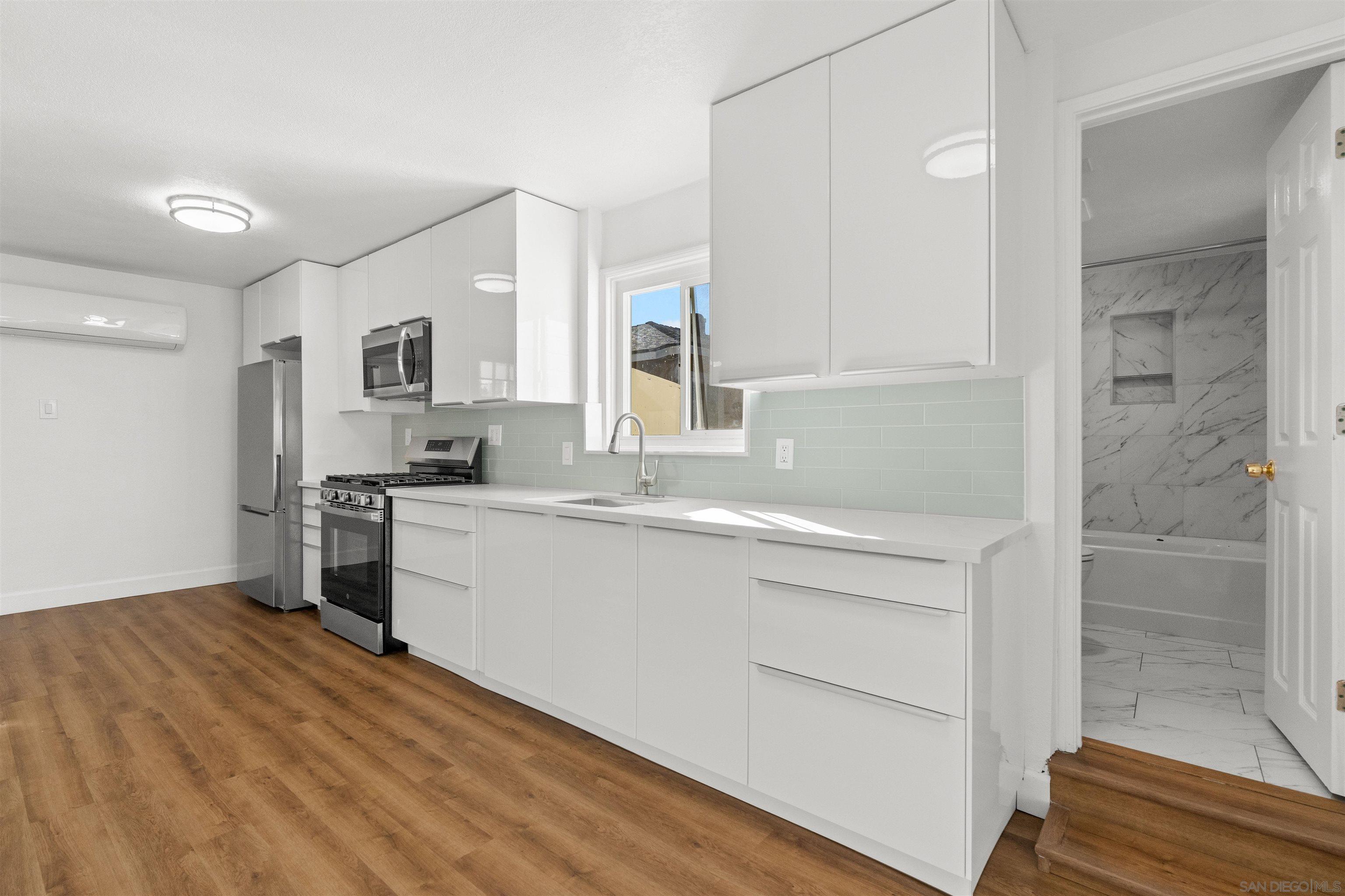 Detail Gallery Image 4 of 21 For 324  Willie James Jones Ave, San Diego,  CA 92102 - 3 Beds | 1 Baths