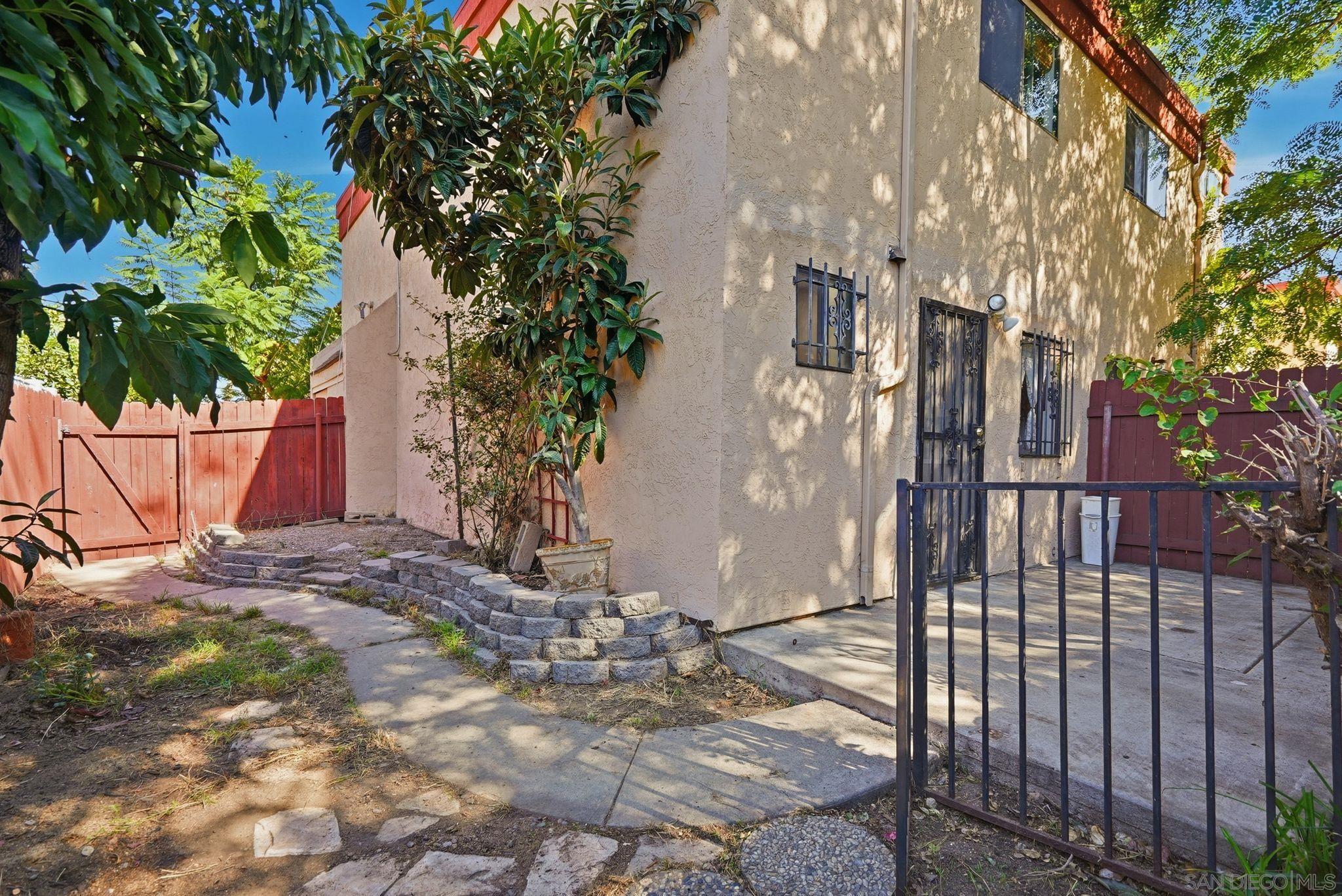 Detail Gallery Image 7 of 9 For 606 S Mollison Ave  a,  El Cajon,  CA 92020 - 2 Beds | 1/1 Baths