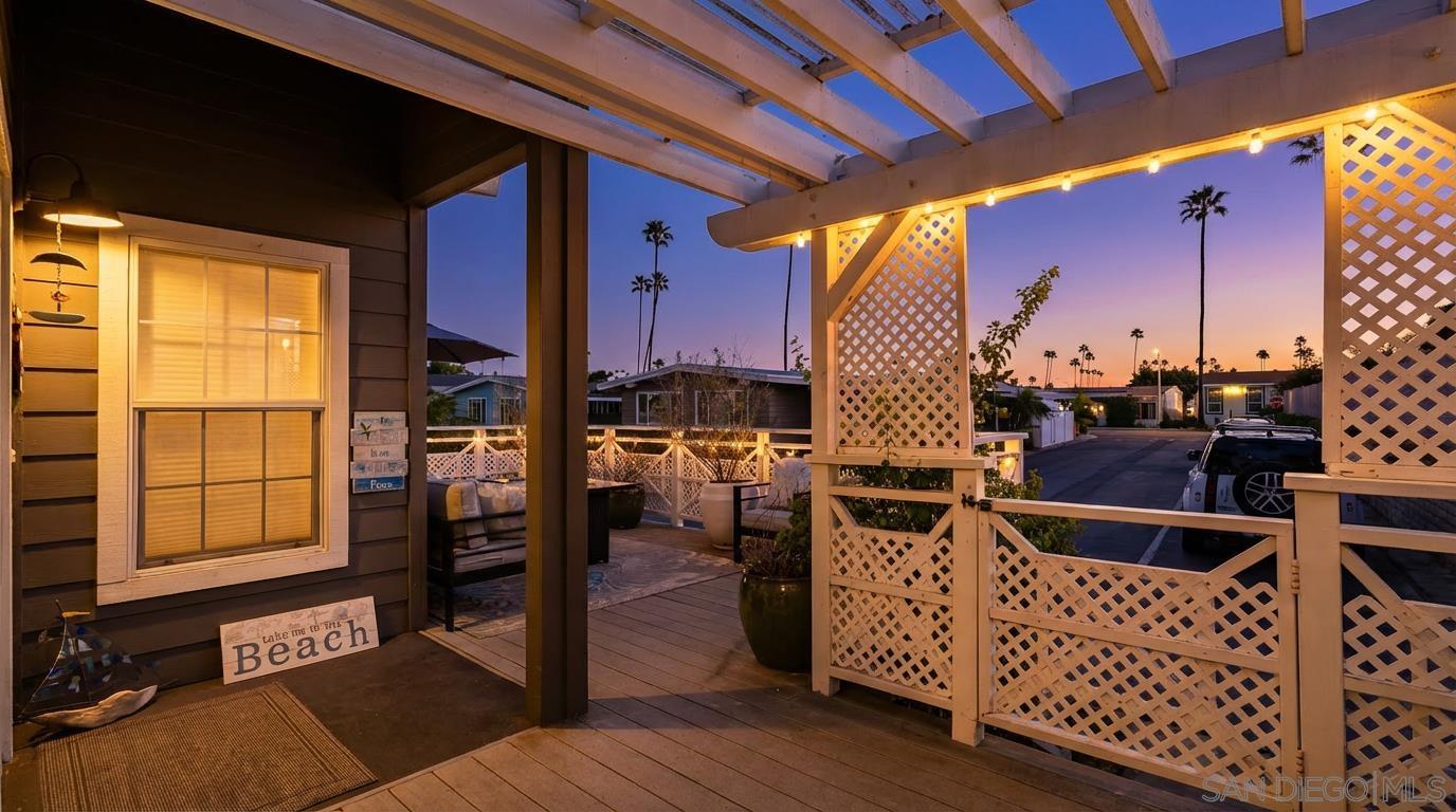 Detail Gallery Image 6 of 27 For 7002  San Bartolo St  #30,  Carlsbad,  CA 92011 - 3 Beds | 2 Baths