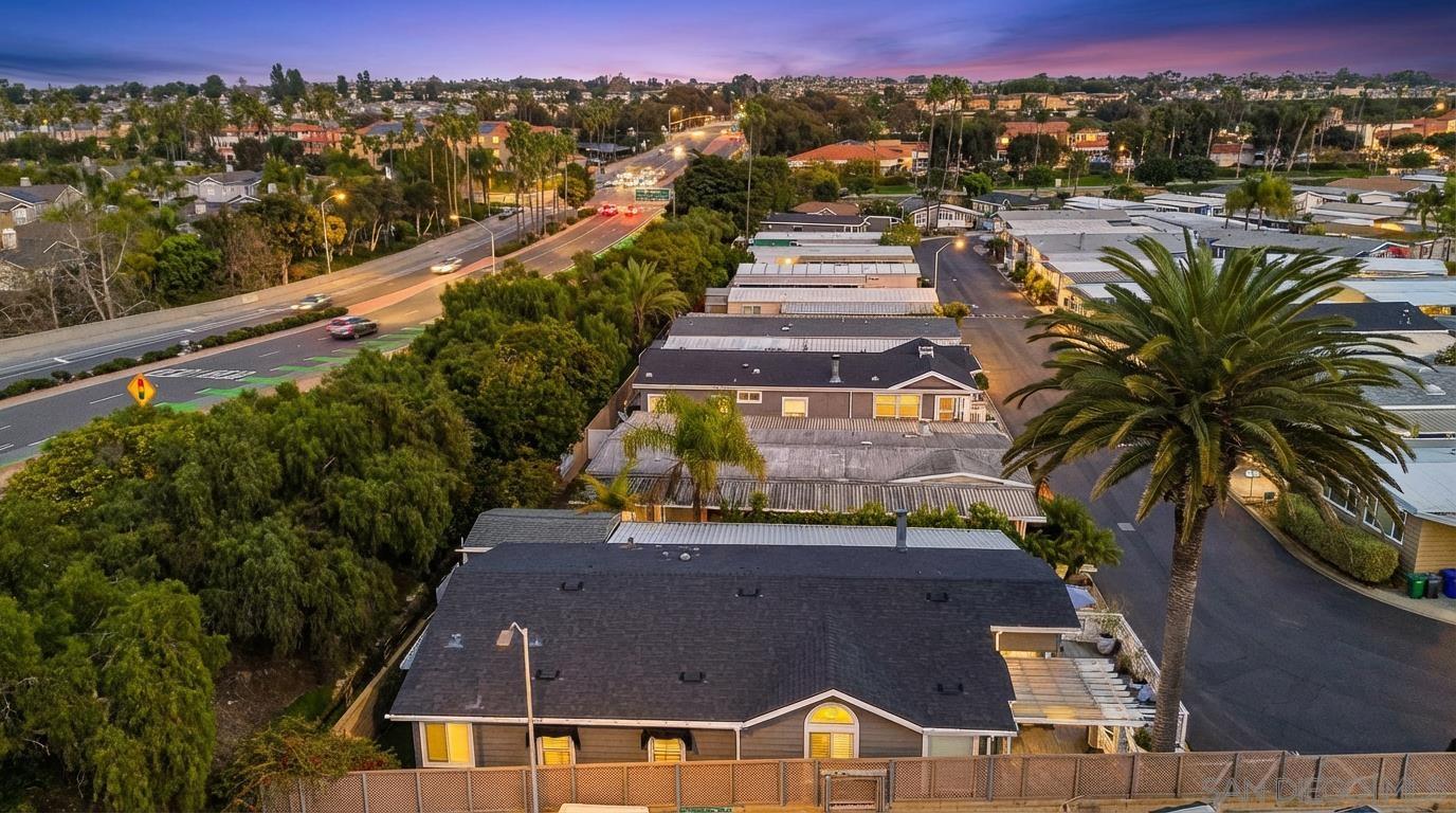 Detail Gallery Image 8 of 27 For 7002  San Bartolo St  #30,  Carlsbad,  CA 92011 - 3 Beds | 2 Baths