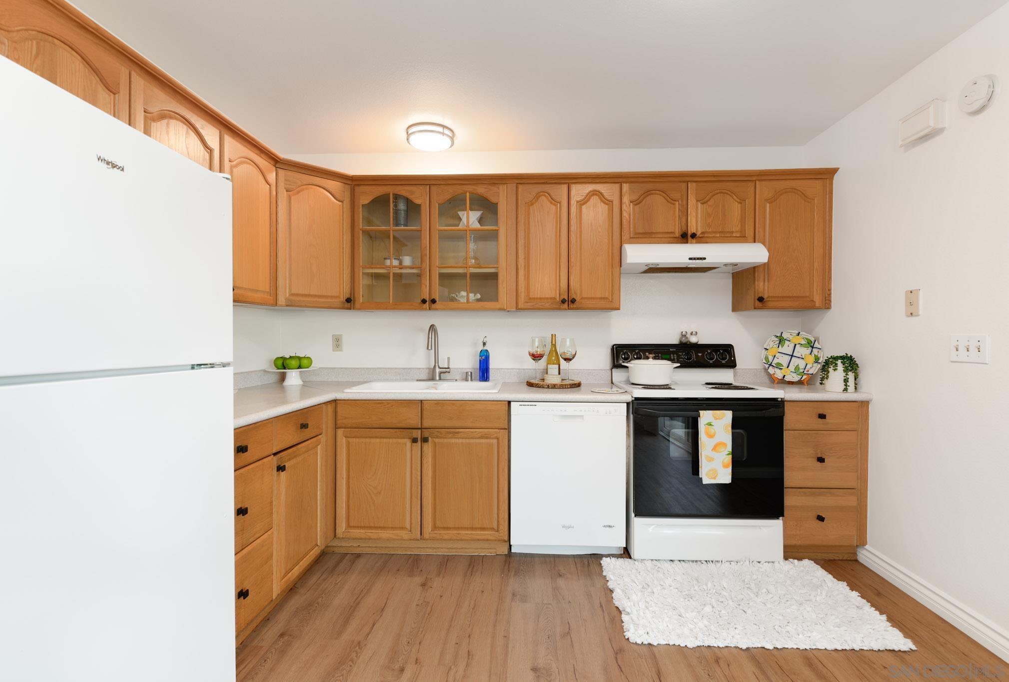 Detail Gallery Image 2 of 13 For 10524  Caminito Glenellen, San Diego,  CA 92126 - 2 Beds | 2 Baths