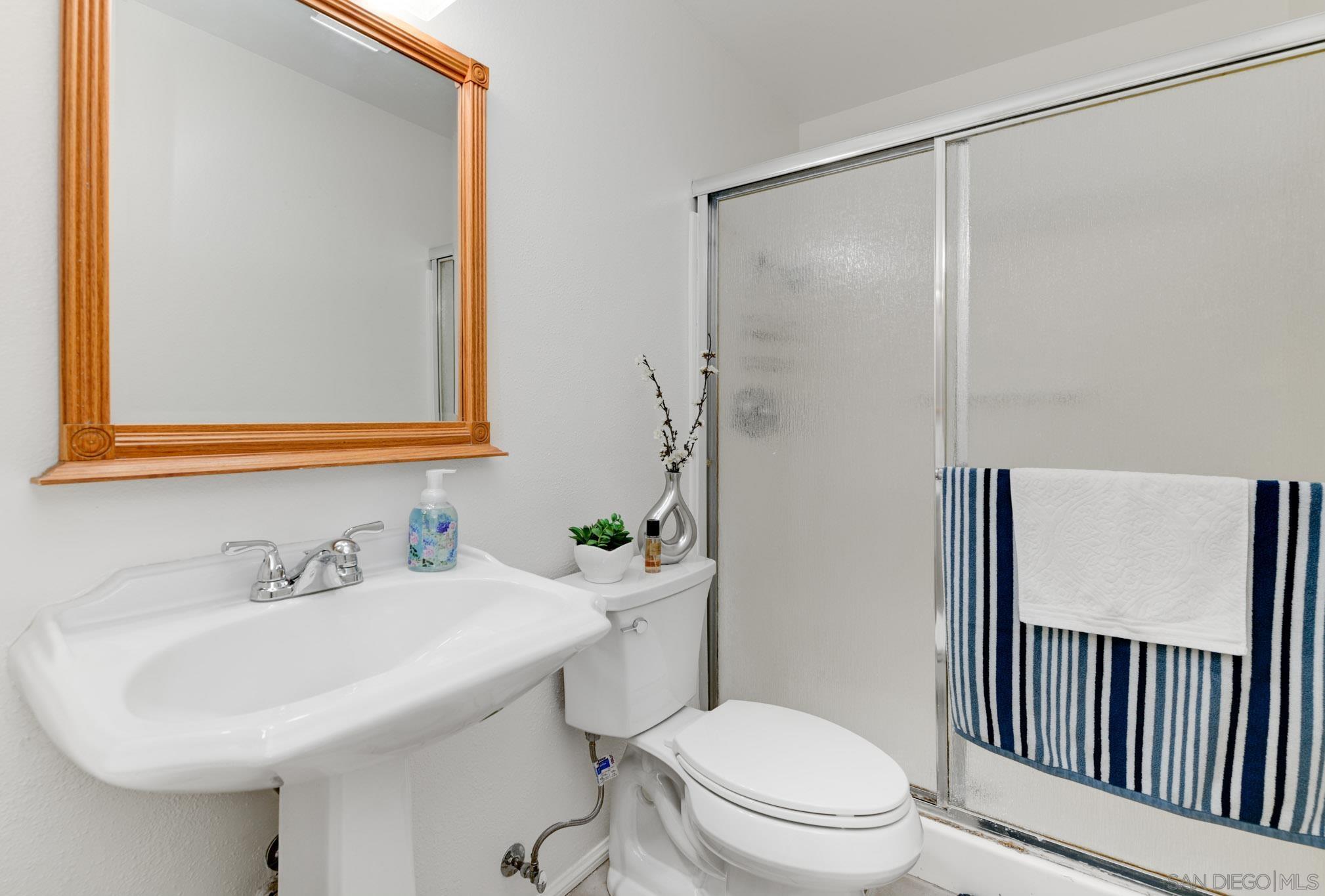 Detail Gallery Image 7 of 13 For 10524  Caminito Glenellen, San Diego,  CA 92126 - 2 Beds | 2 Baths