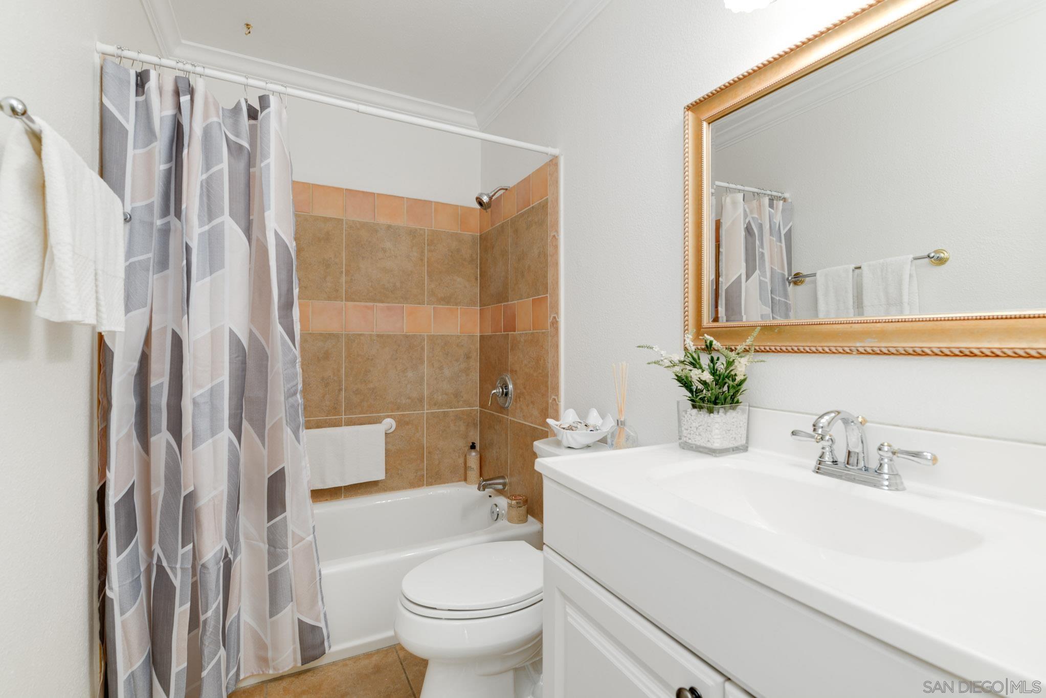 Detail Gallery Image 10 of 13 For 10524  Caminito Glenellen, San Diego,  CA 92126 - 2 Beds | 2 Baths