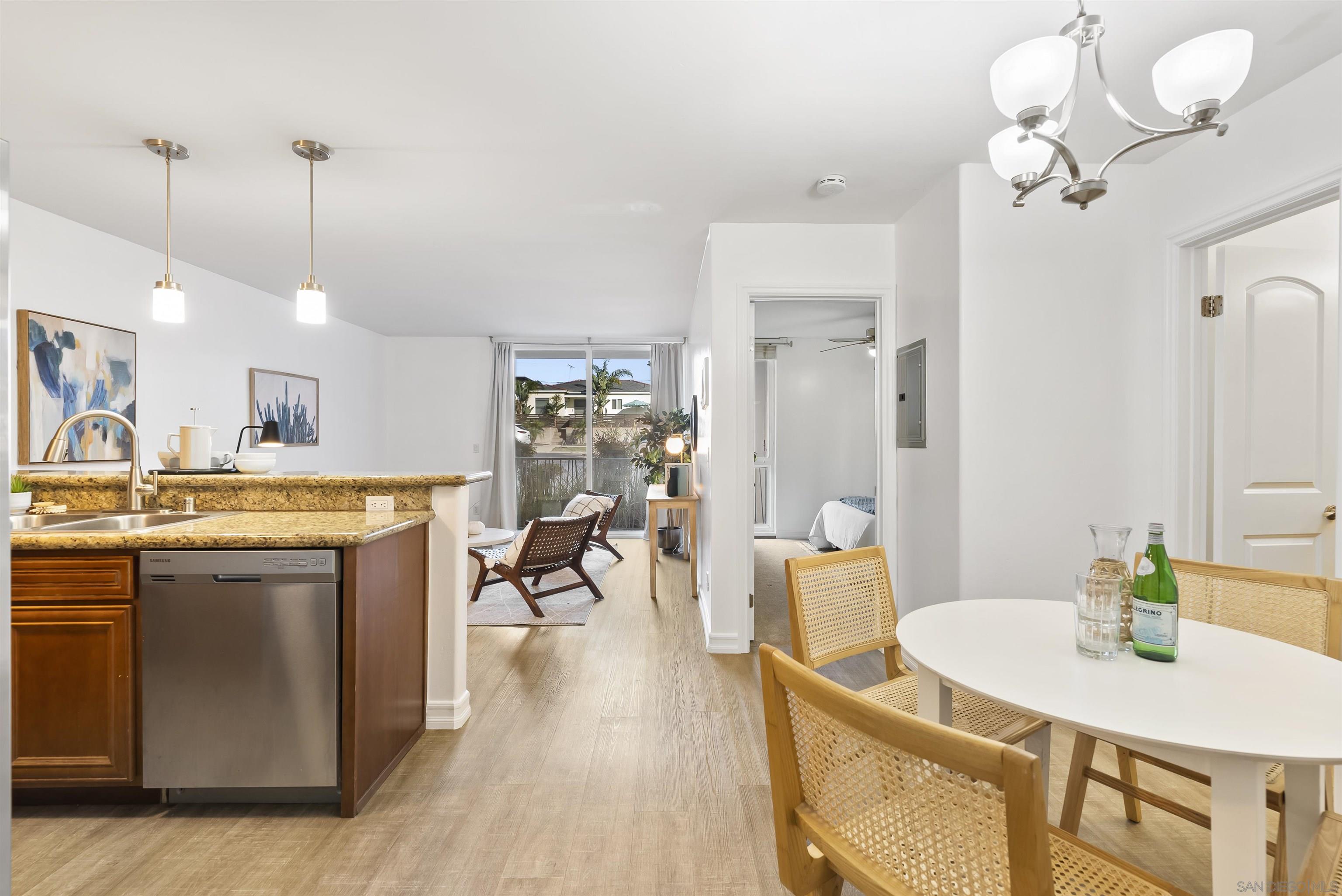 Detail Gallery Image 5 of 25 For 3910  Haines St  #106,  San Diego,  CA 92109 - 1 Beds | 1 Baths