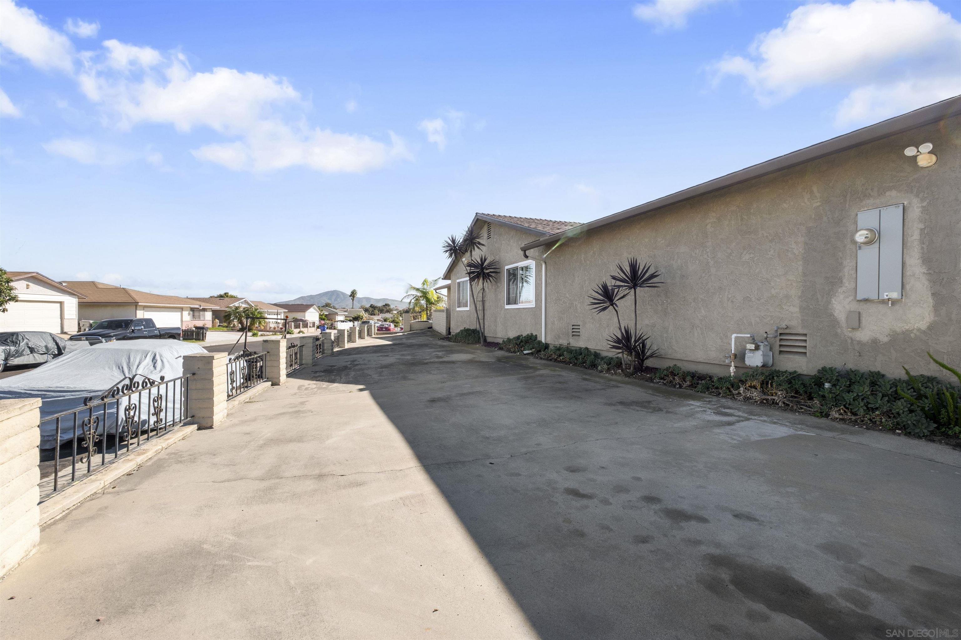 Detail Gallery Image 23 of 28 For 1903  Ruthie Way, San Diego,  CA 92139 - 4 Beds | 3 Baths