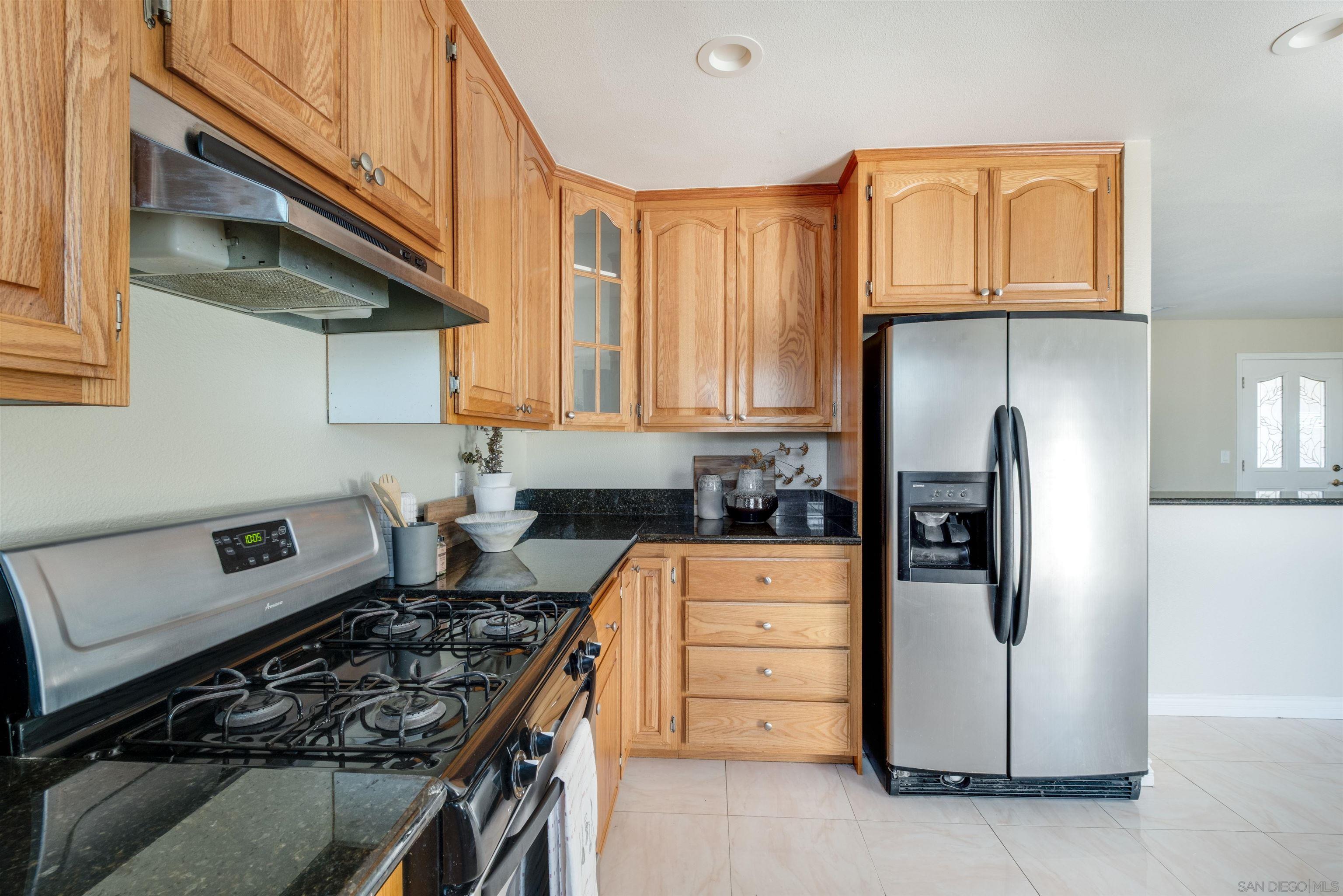 Detail Gallery Image 7 of 28 For 1903  Ruthie Way, San Diego,  CA 92139 - 4 Beds | 3 Baths