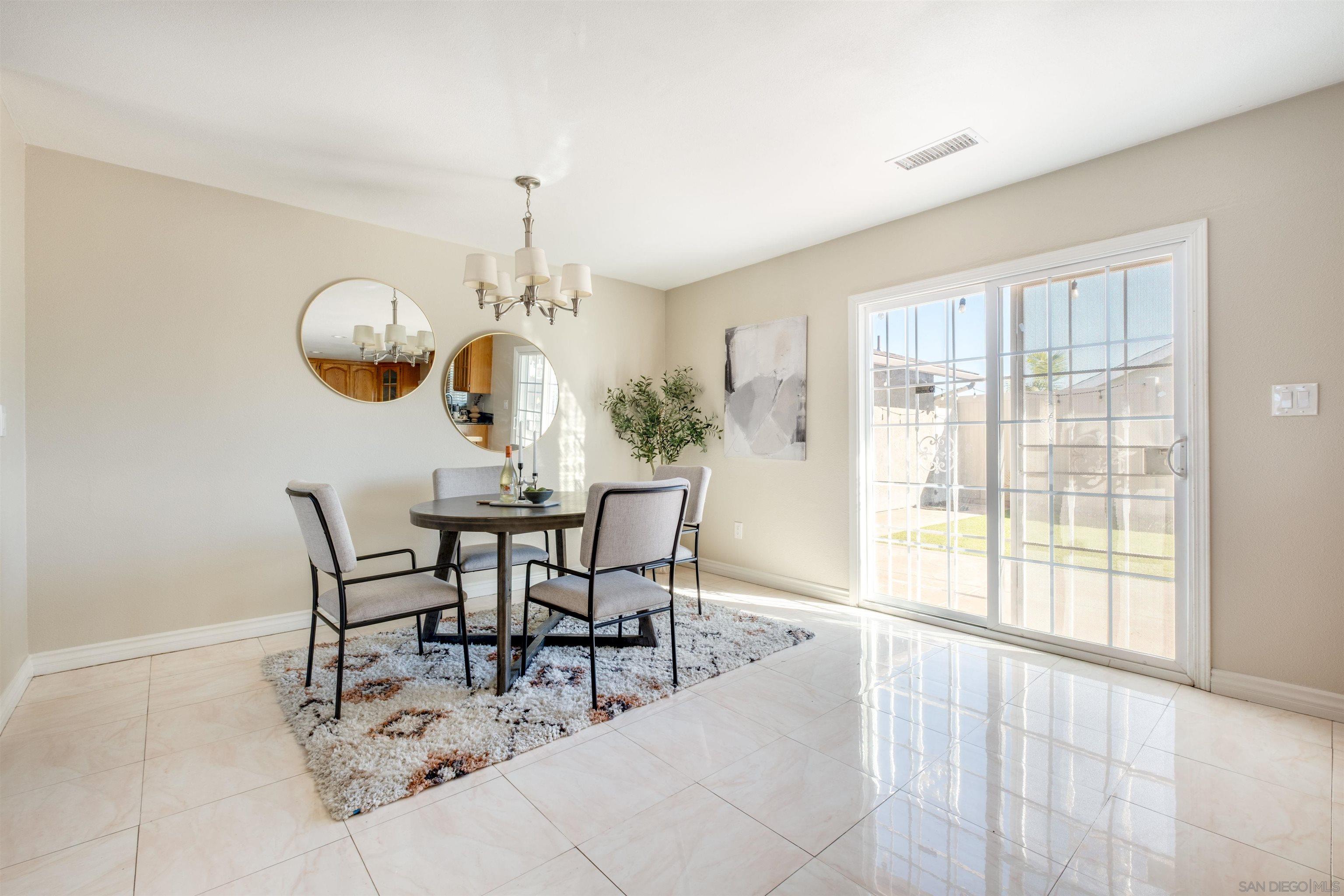 Detail Gallery Image 9 of 28 For 1903  Ruthie Way, San Diego,  CA 92139 - 4 Beds | 3 Baths