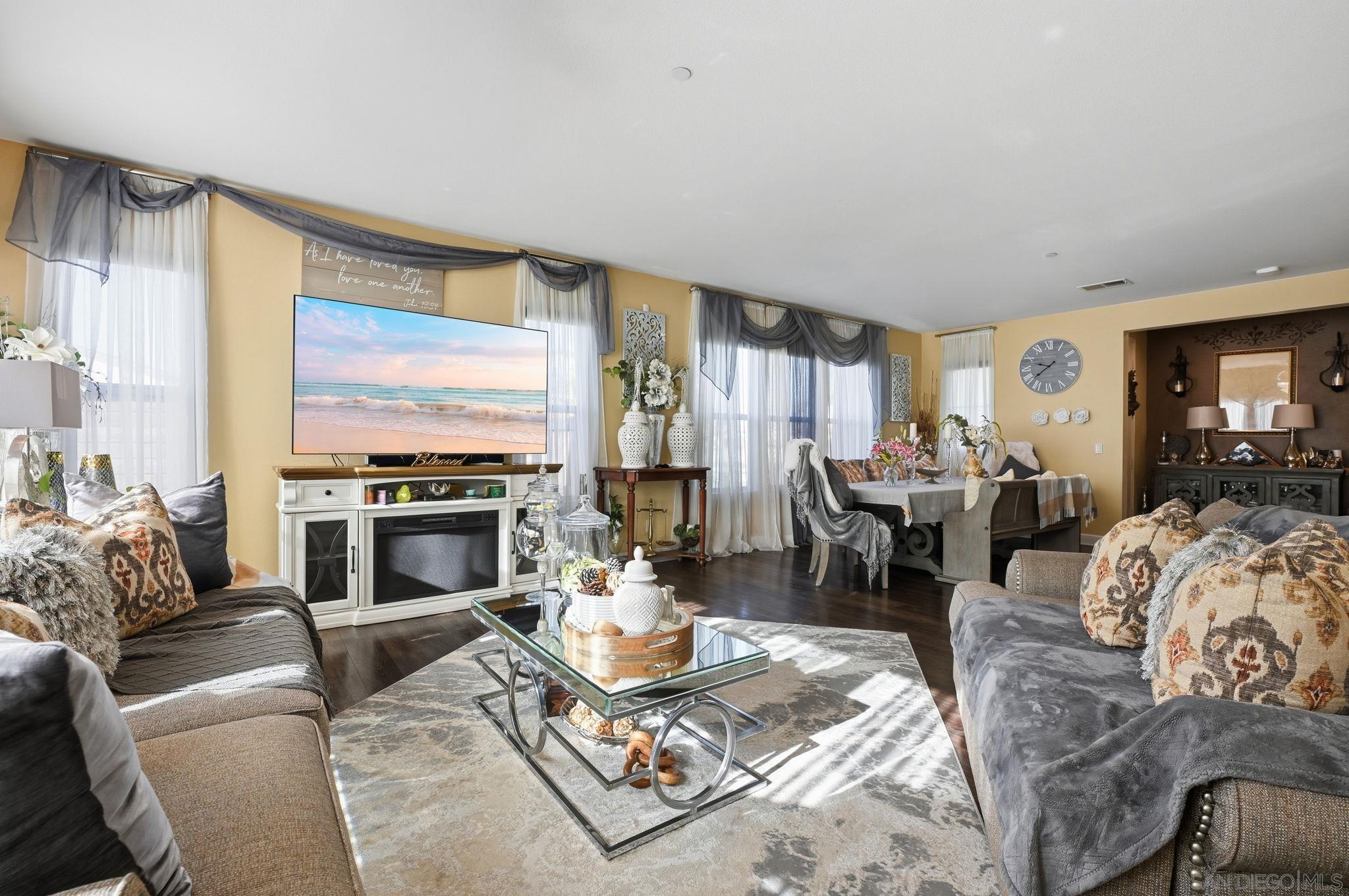 Detail Gallery Image 12 of 58 For 1124  Camino Levante, Chula Vista,  CA 91913 - 5 Beds | 3/1 Baths